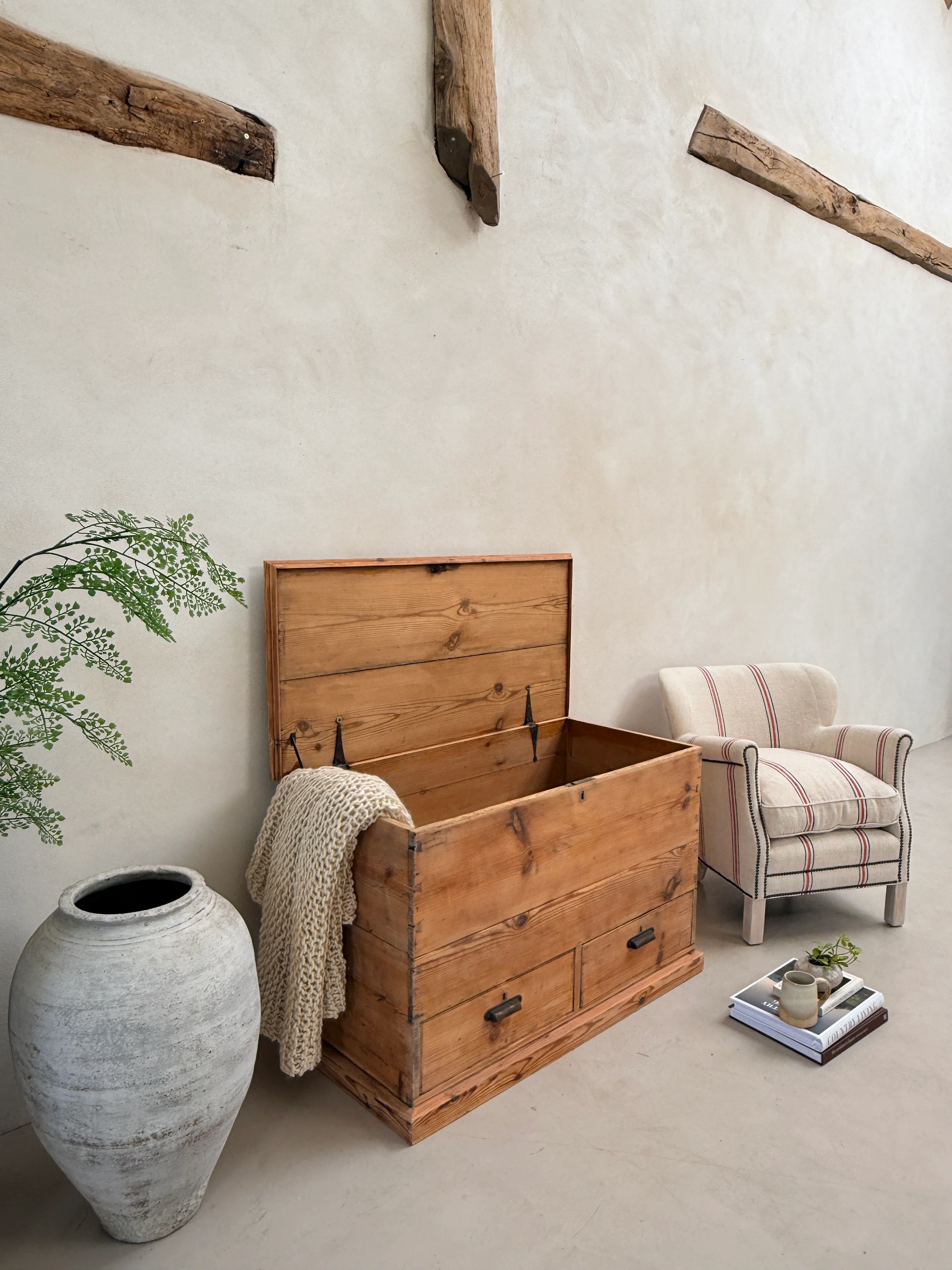 Antique pine blanket box with drawers | Maya - Image 4