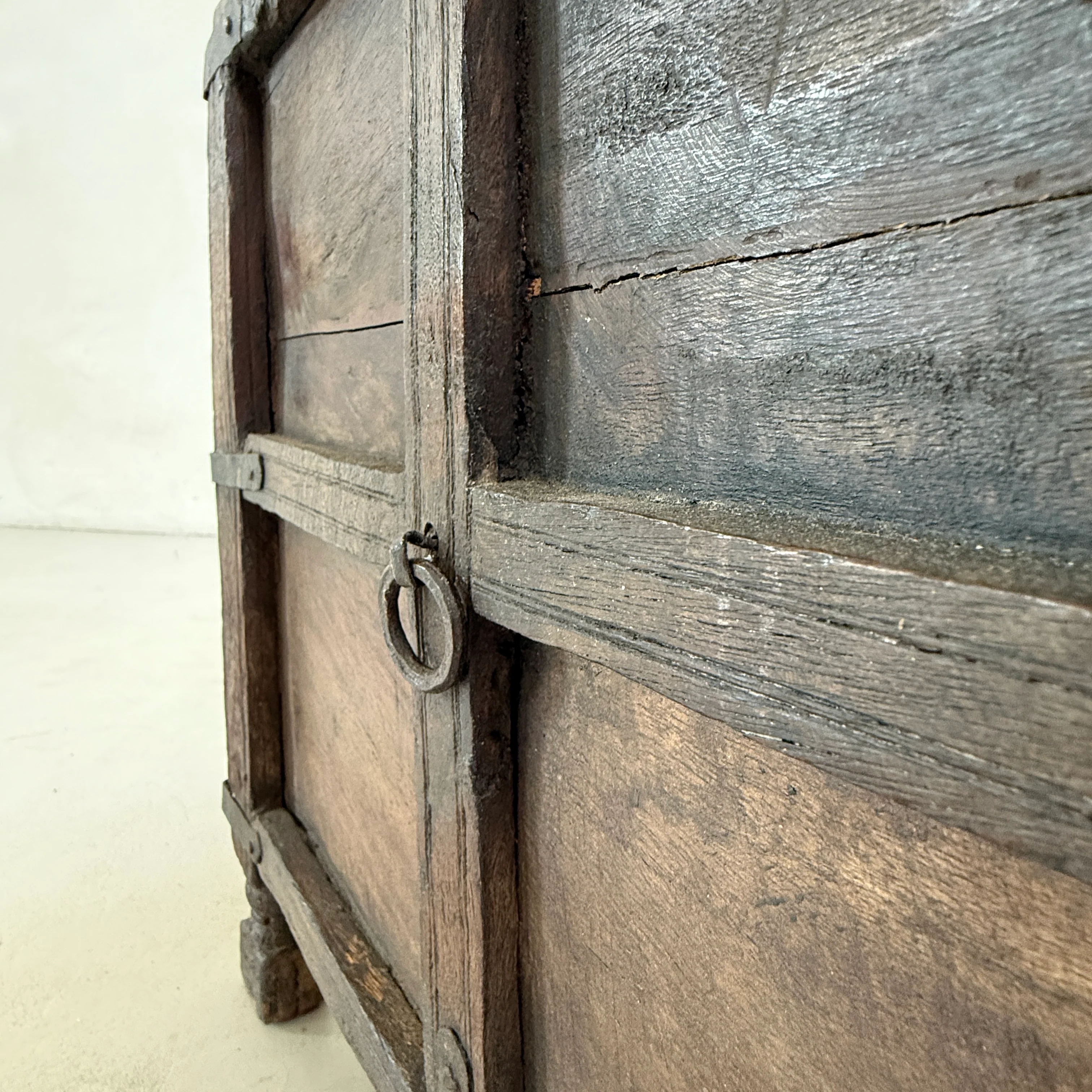 Ancient Merchants Chest | Albury - Image 7