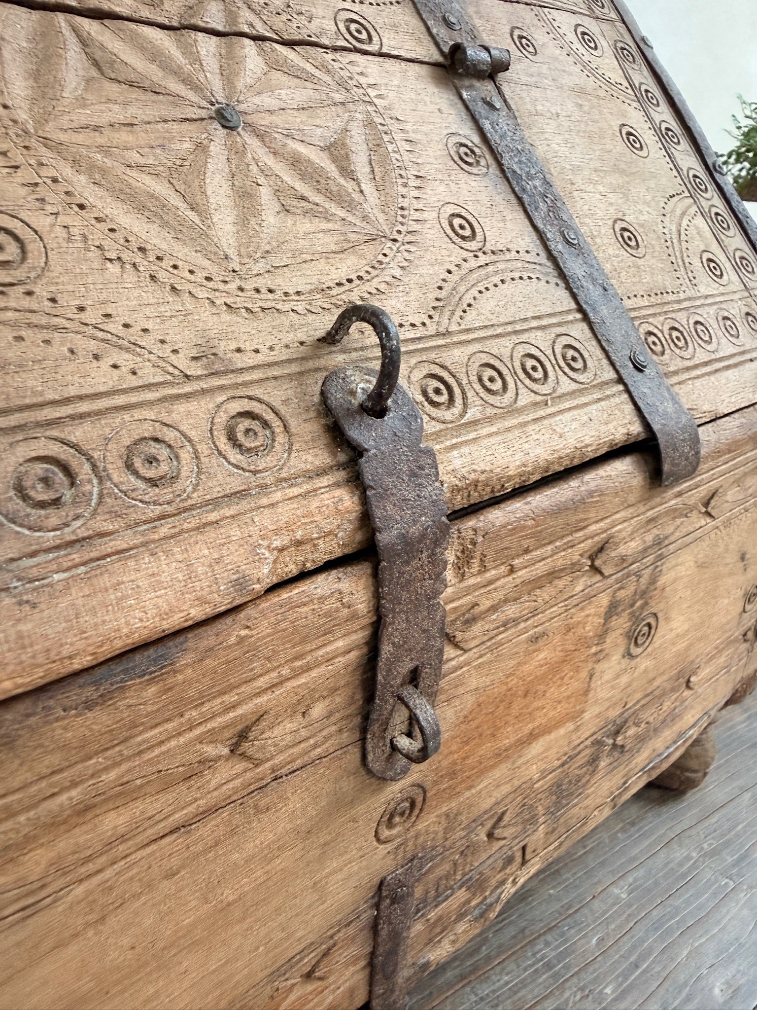 Anique Indian Hand carved Dowry Chest | Aisha - Image 3