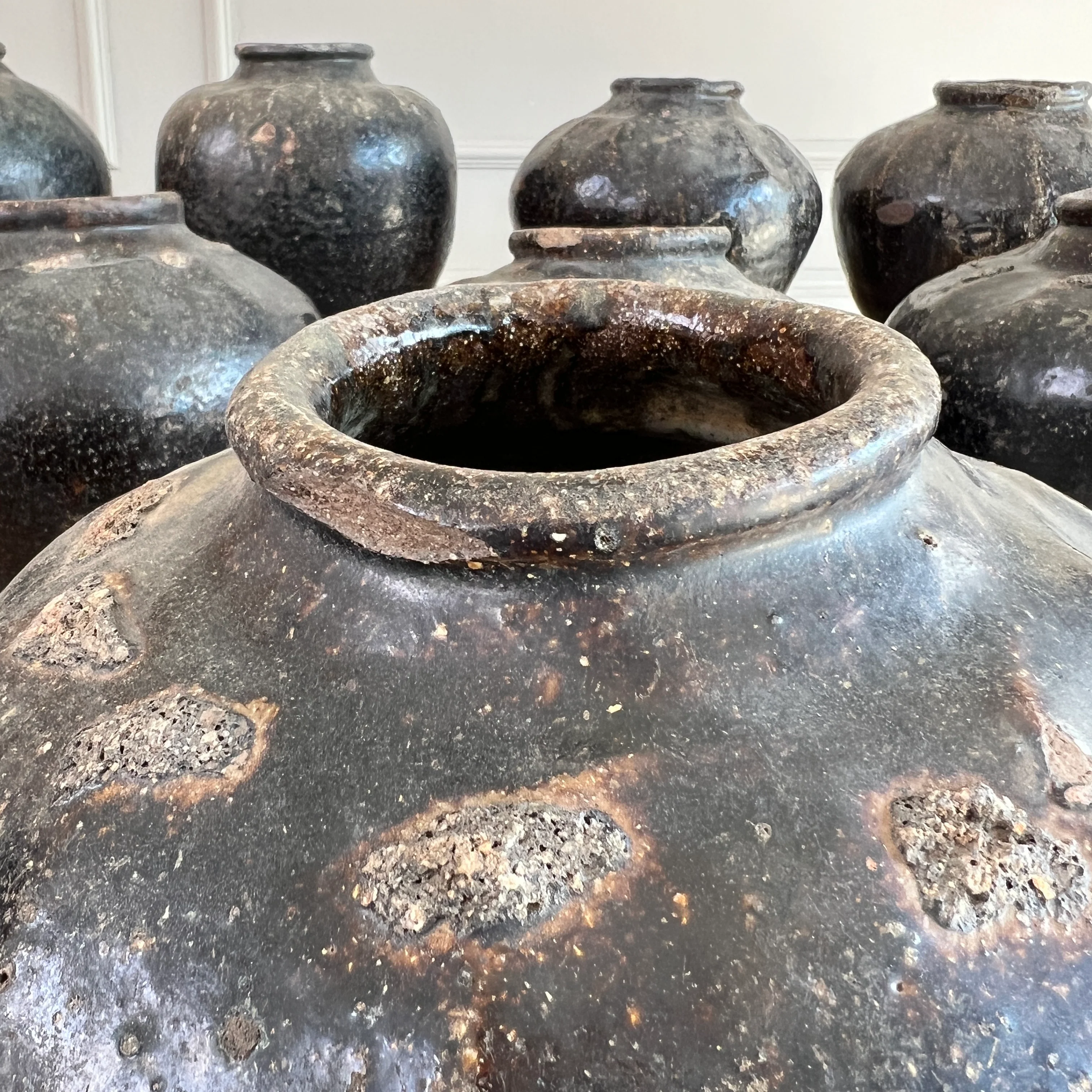 Antique black ceramic wine flagon - Image 10