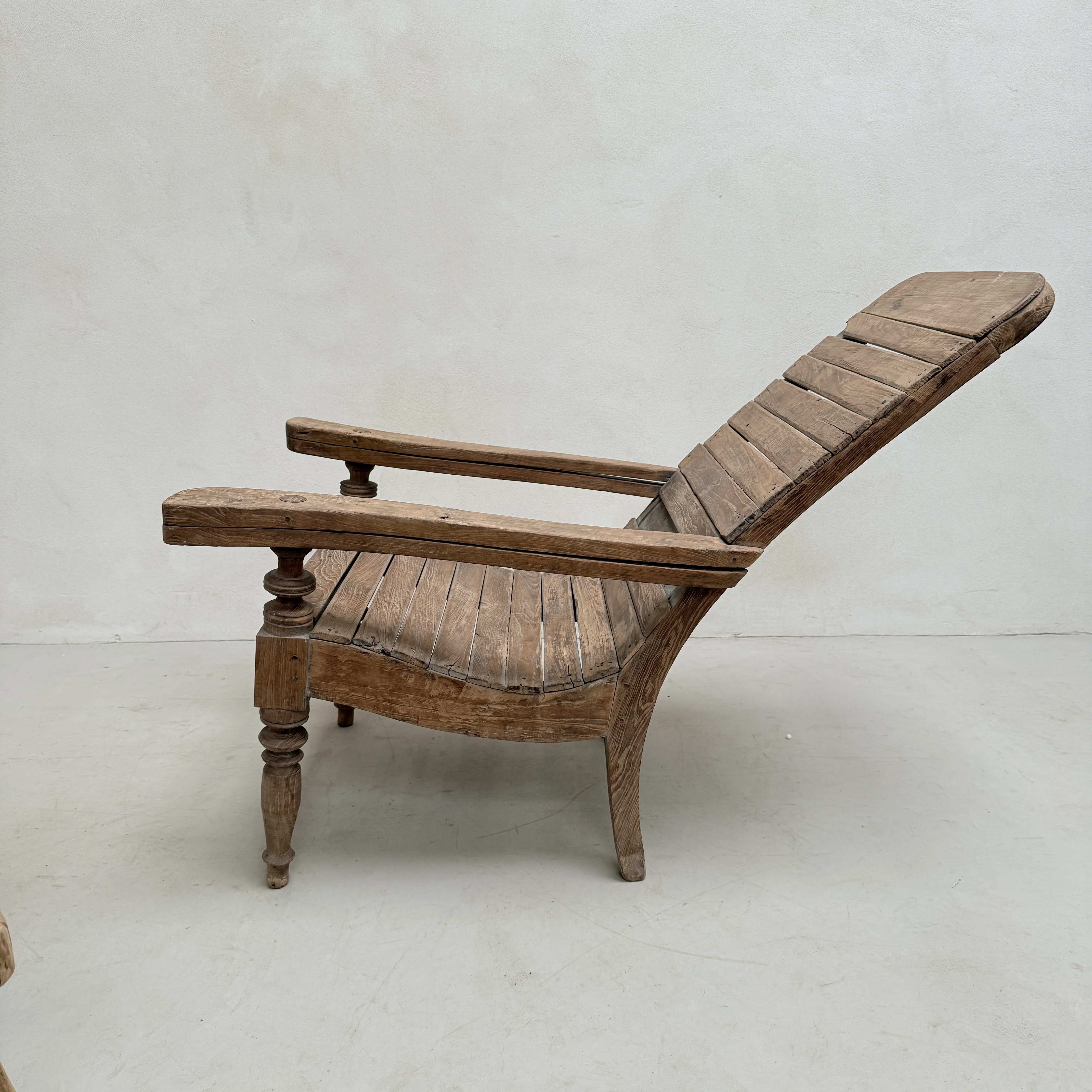 Antique Colonial Campaign Chair Giles - Image 3