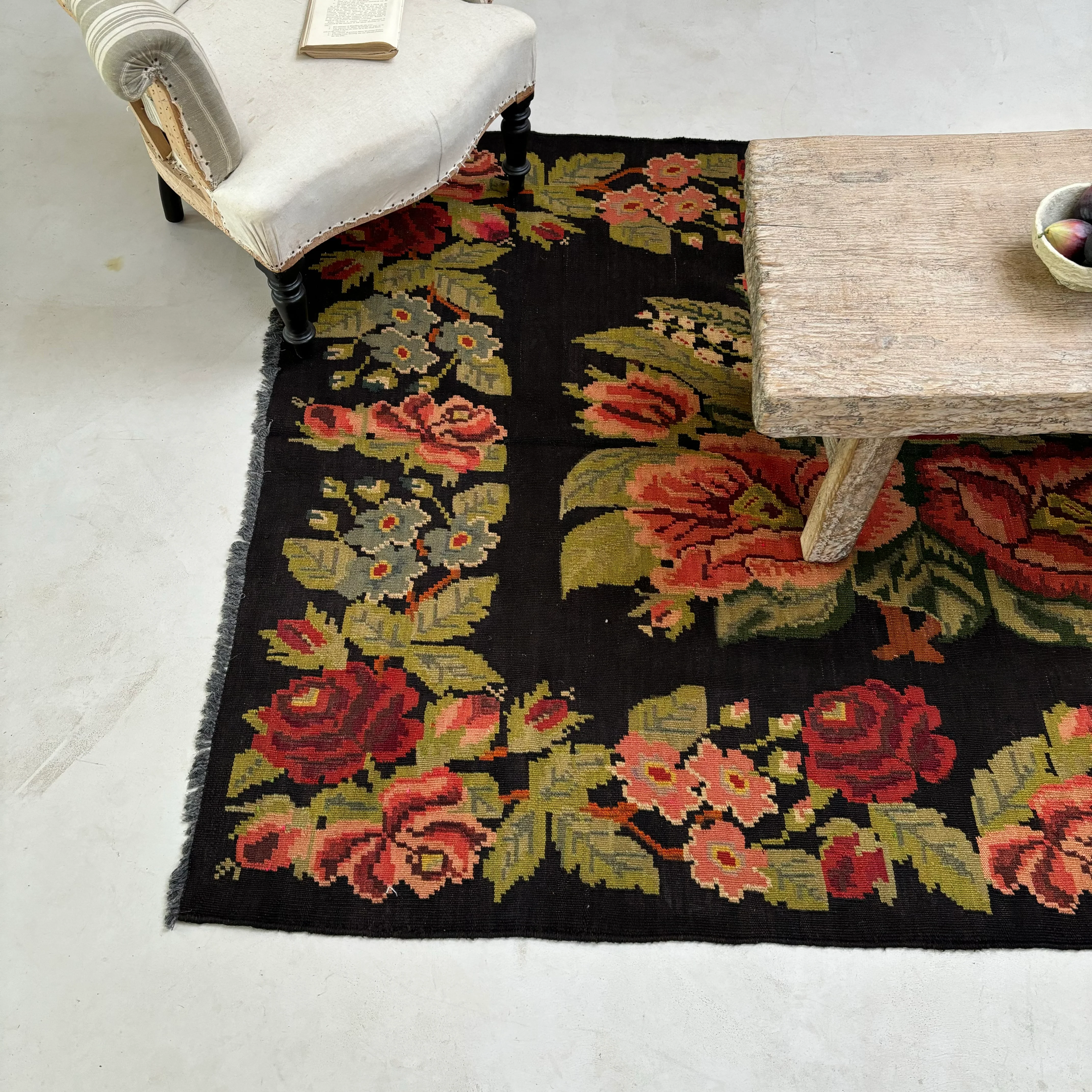 Antique Floral Rug | Layla 153cm x 214cm - Image 4