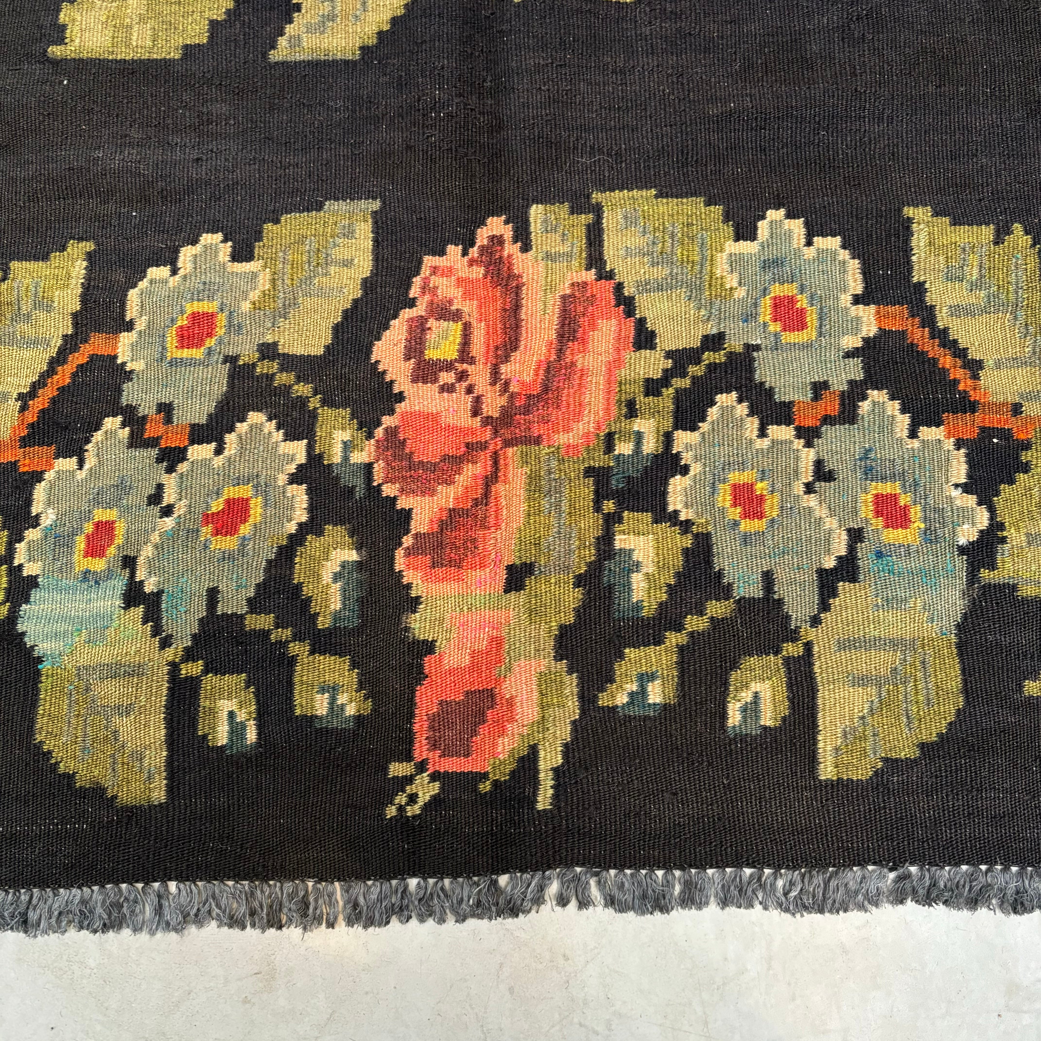 Antique Floral Rug | Layla 153cm x 214cm - Image 6