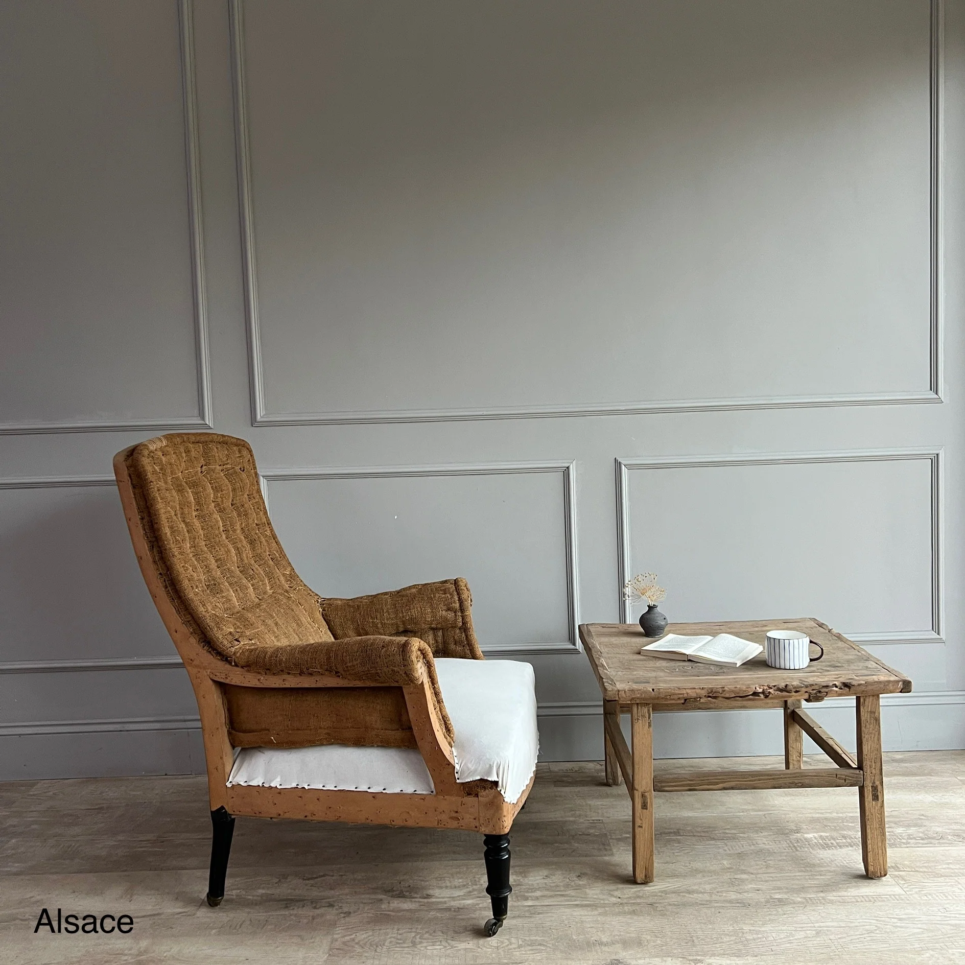 Antique French square back armchairs - Image 12