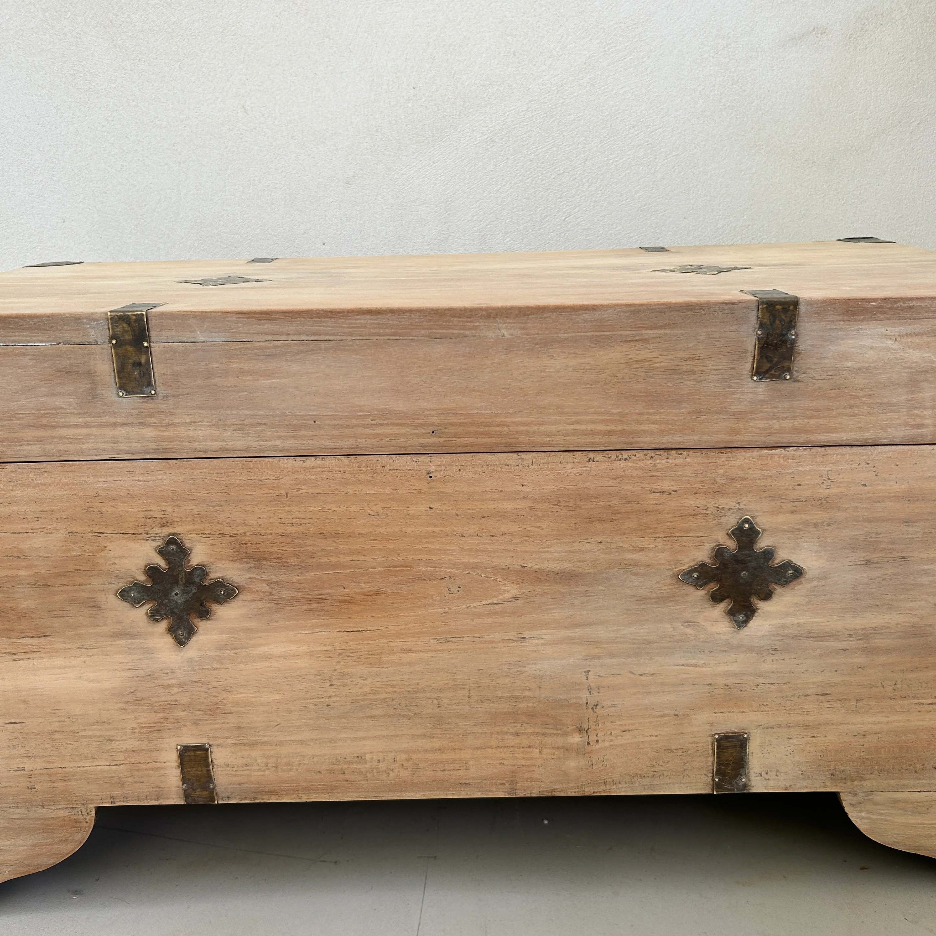 Antique Moroccan marriage chest - Image 7