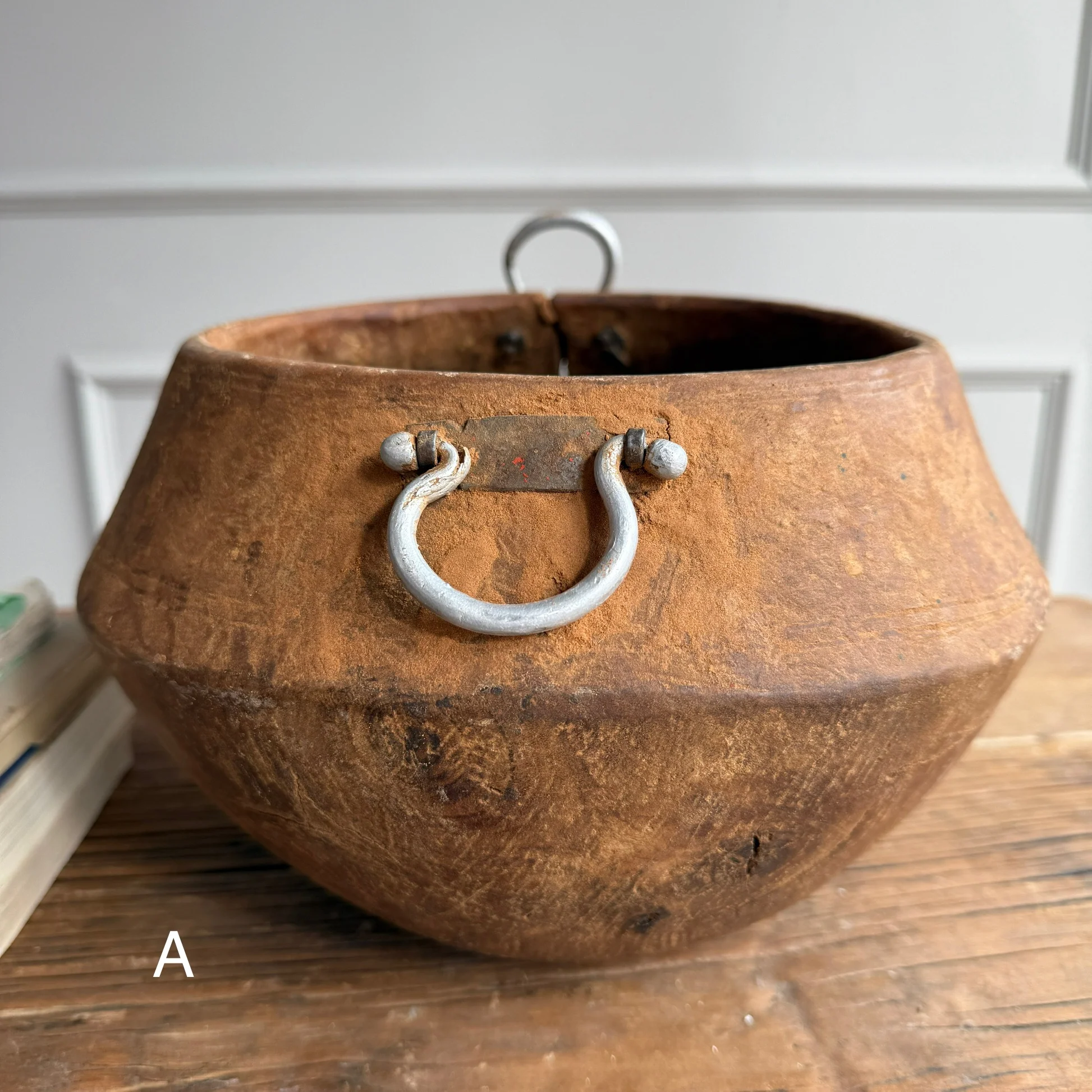 Antique moroccan wooden bowl | Metal Handles - Image 3