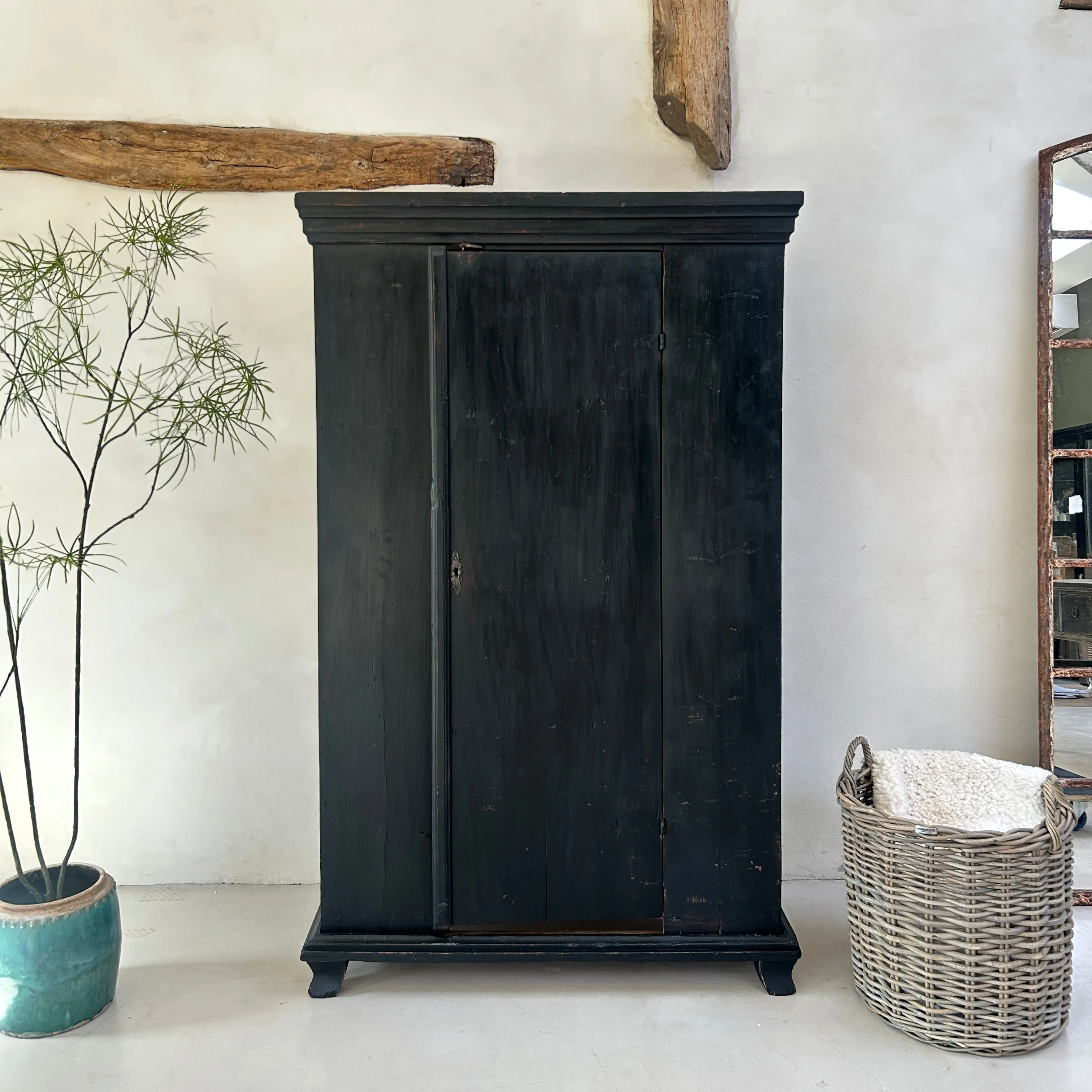 Antique primitive French Linen Press