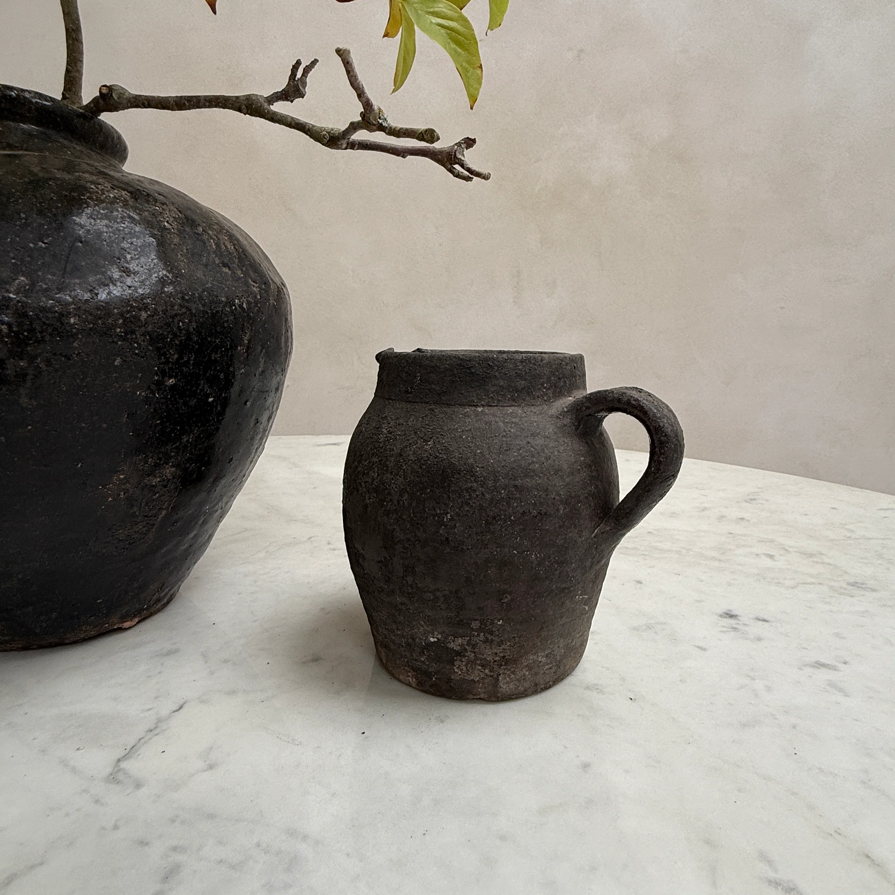 Antique round white Cararra marble table | 136cm - Image 10