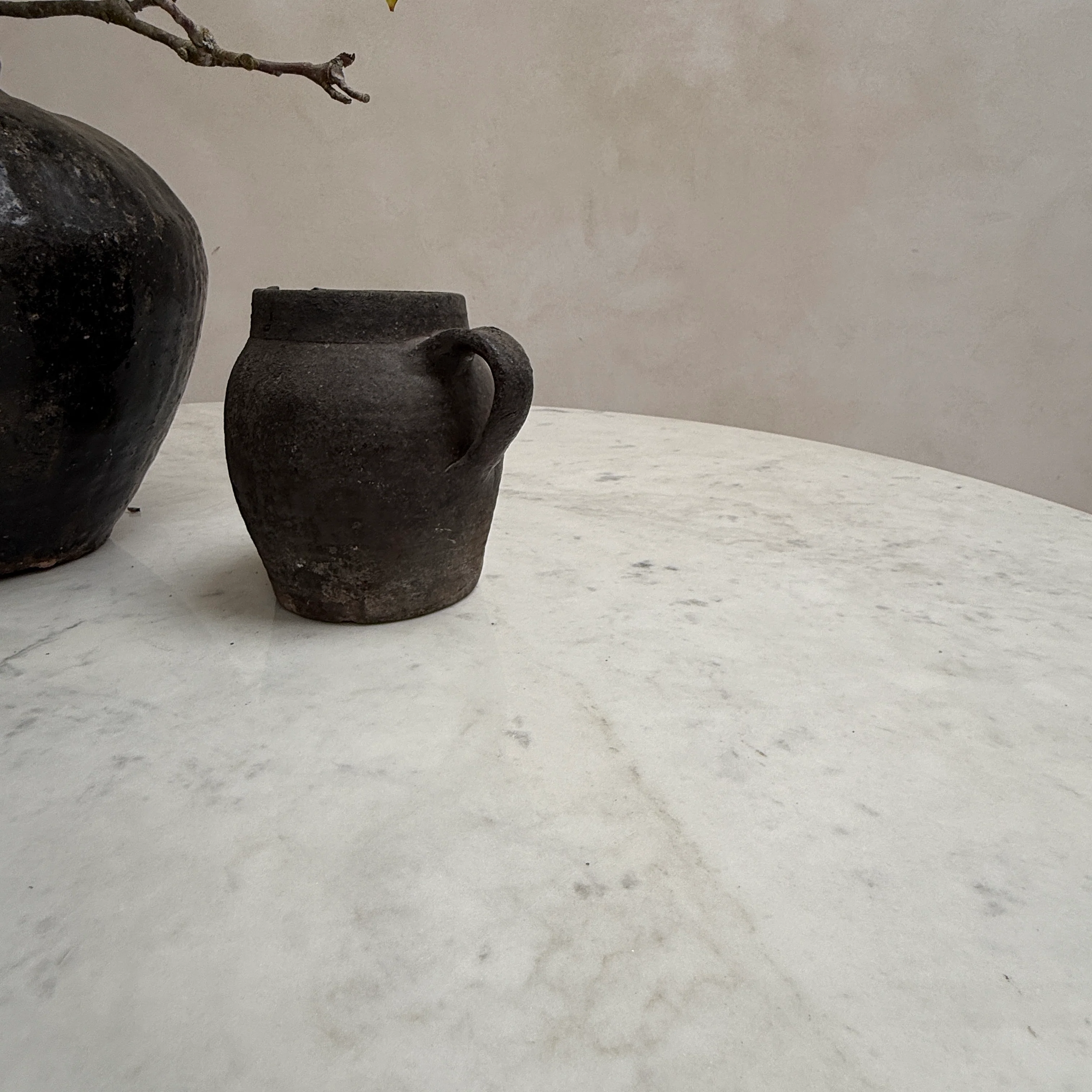 Antique round white Cararra marble table | 136cm - Image 14