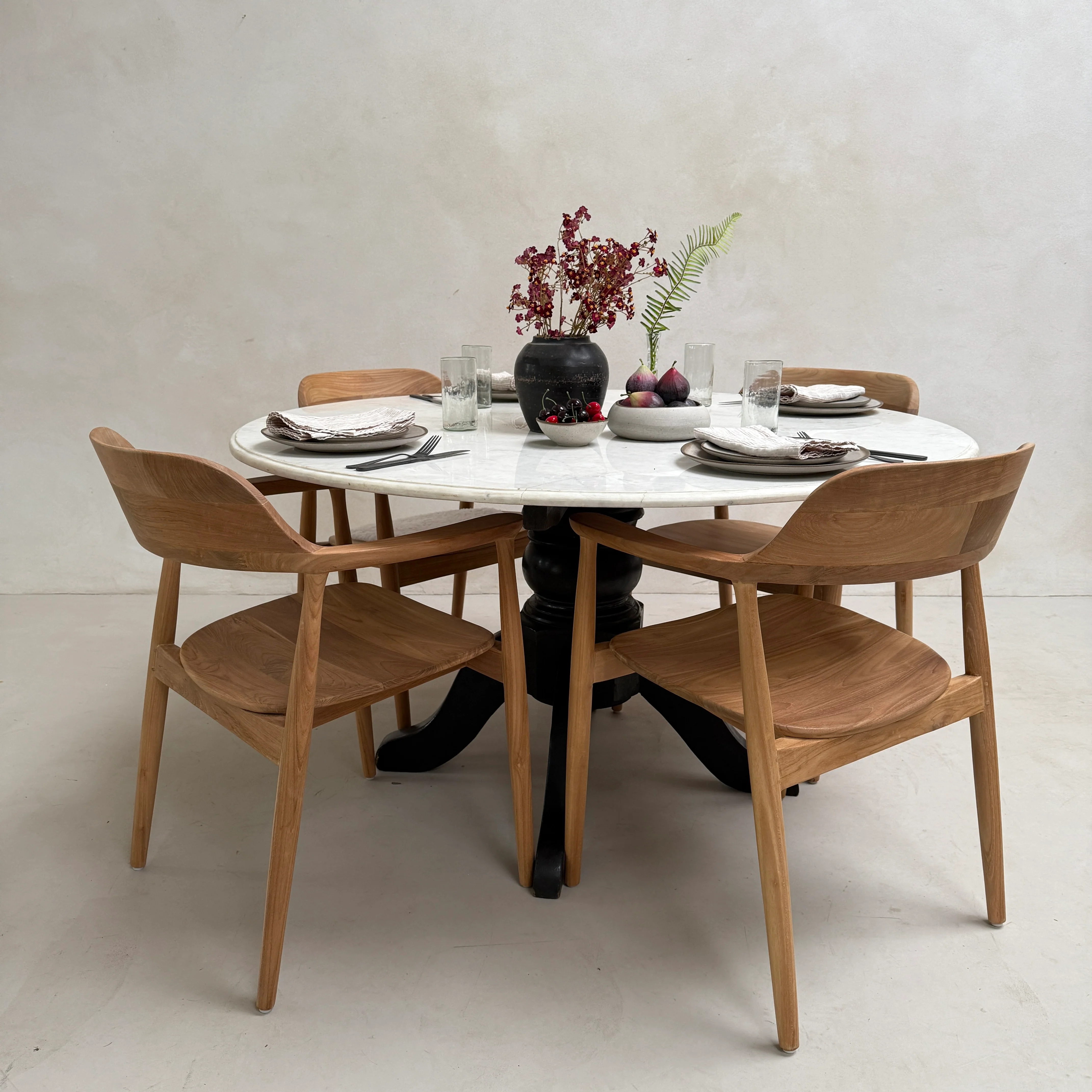 Antique round white Cararra marble table | 136cm - Image 5