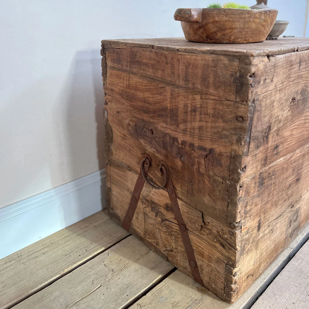 Antique rustic merchants trunk | Cressida - Image 5