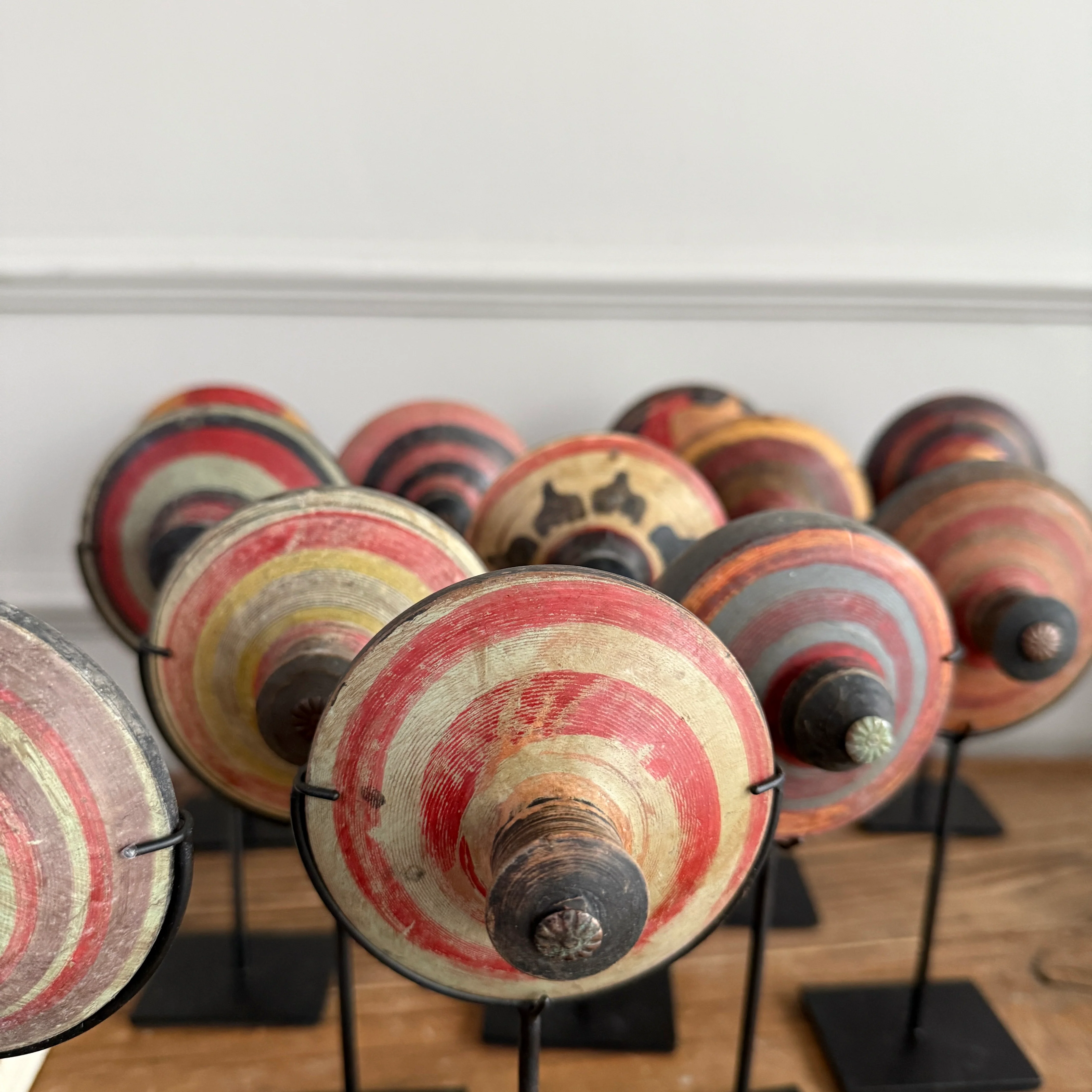 Antique small spinning top on stand - Image 5