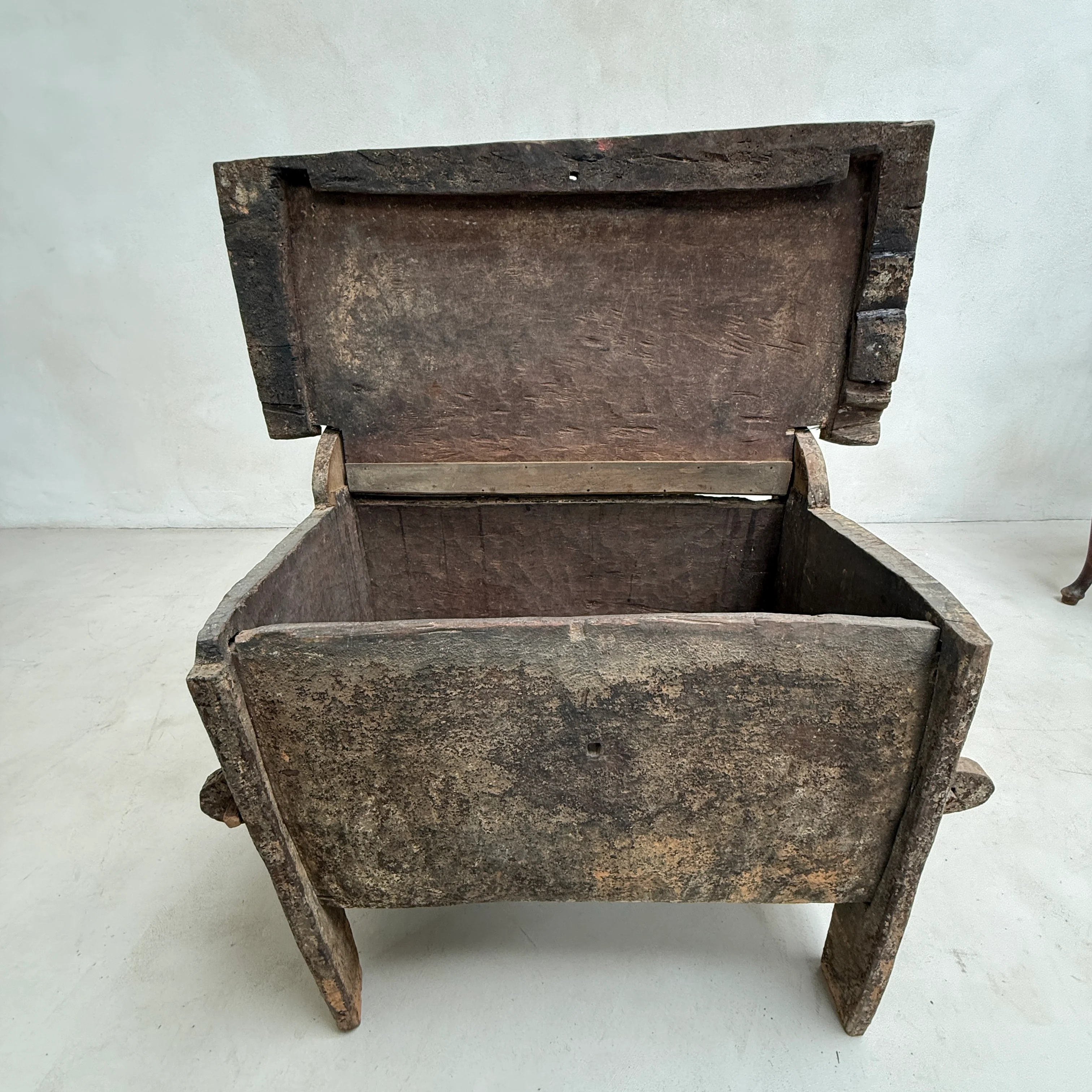Antique wooden coffer storage box | Sandoor - Image 2