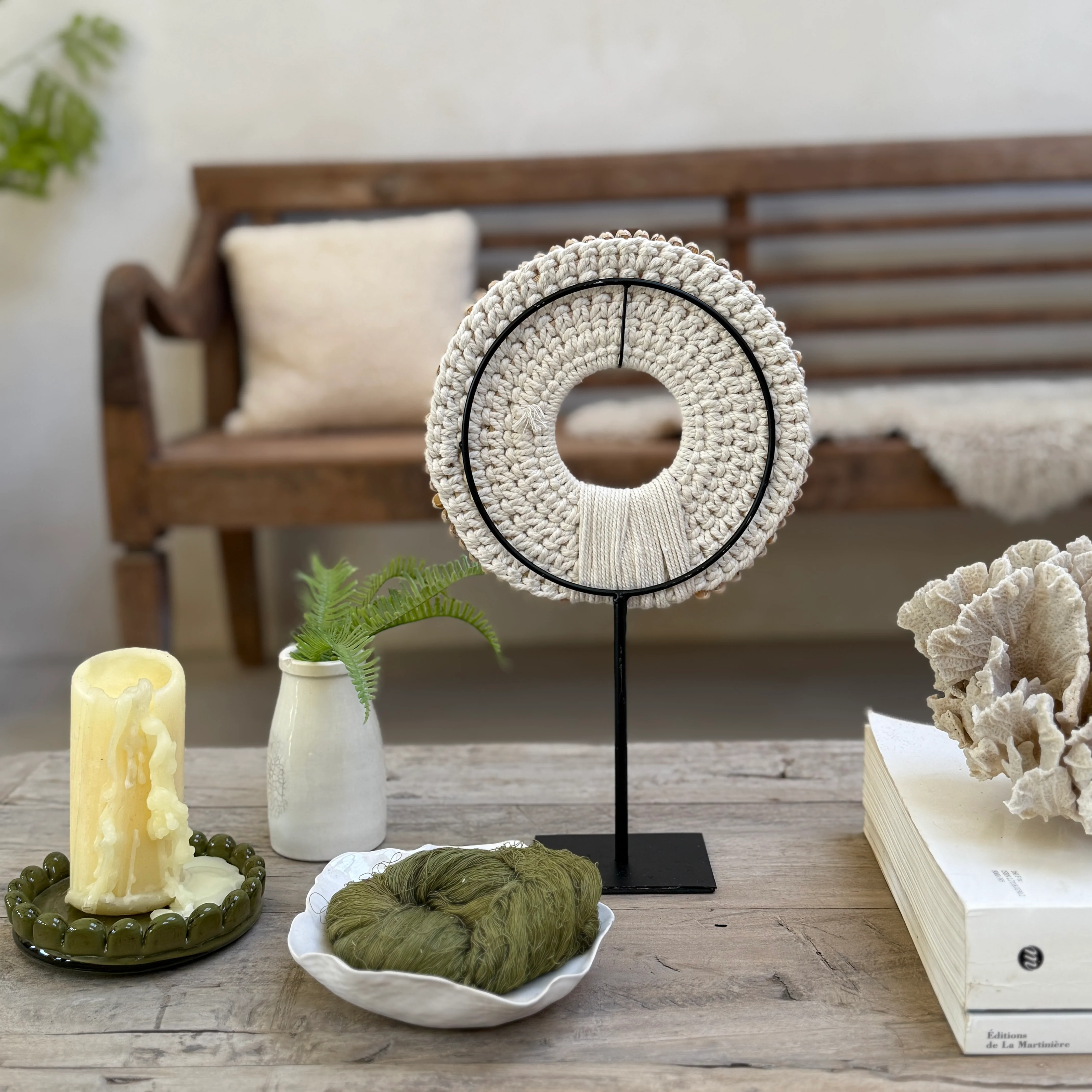 Beaded shell circle on stand | Small - Image 2
