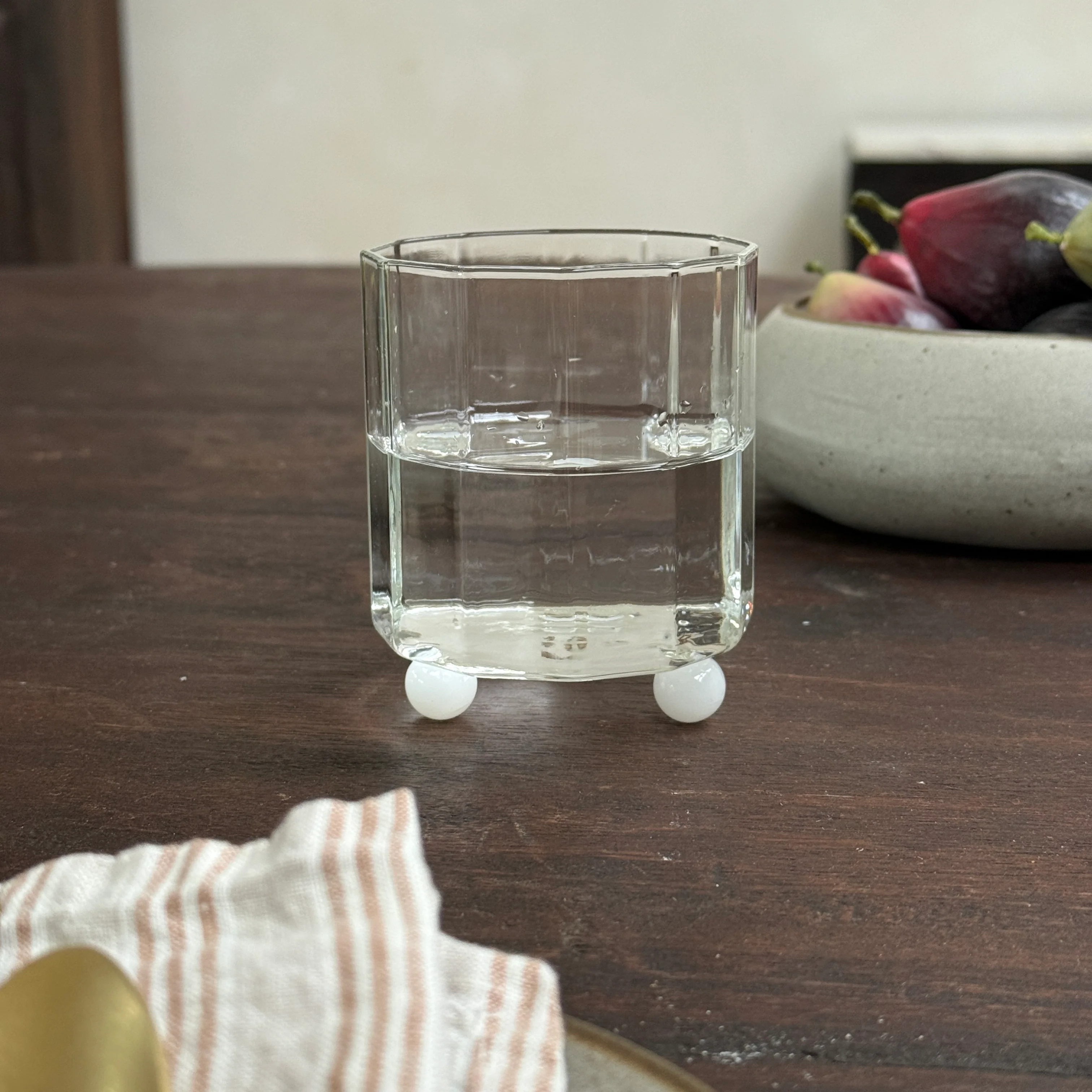 Clear decagon drinking glass | ball feet