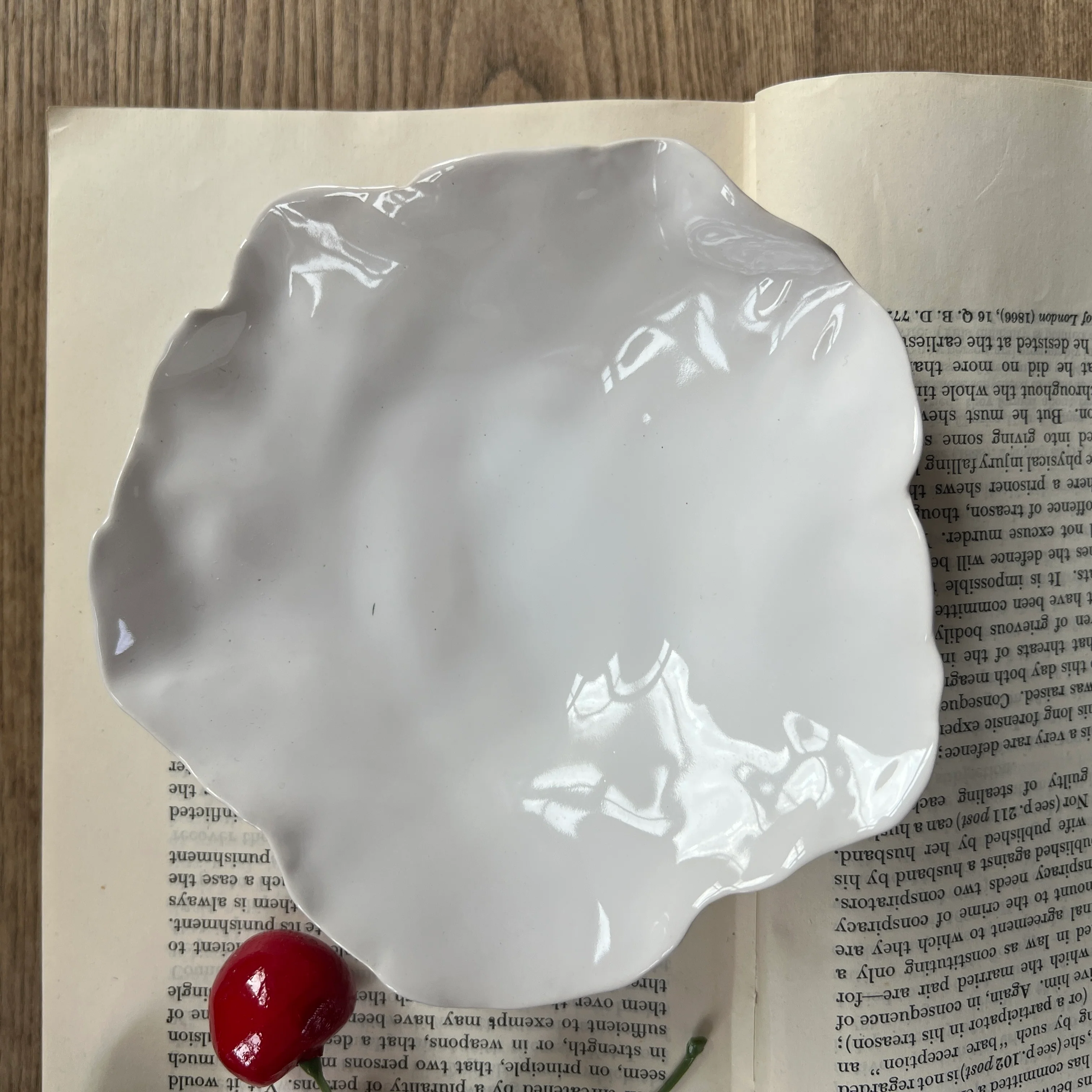 Decorative ceramic serving bowl miniature - Image 6