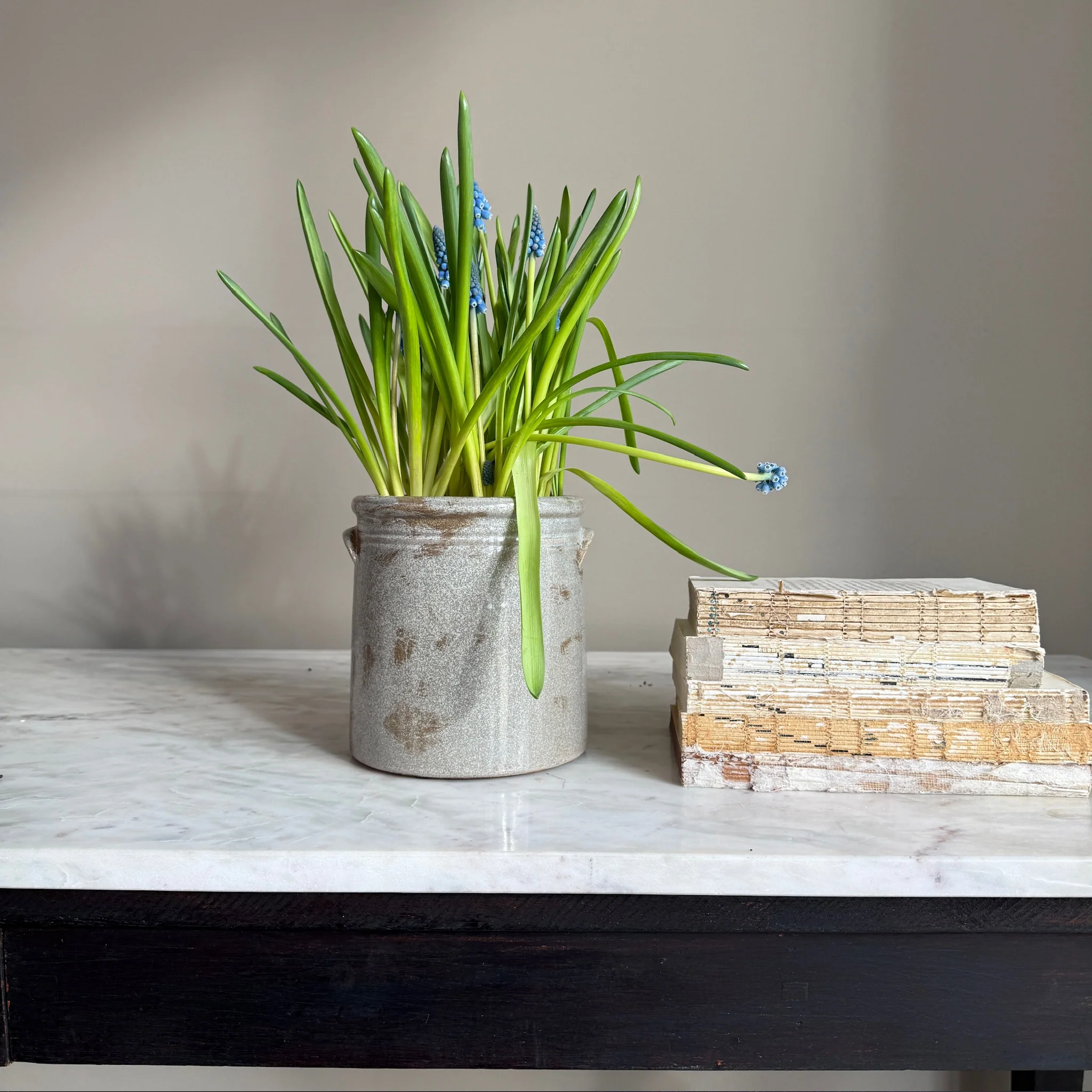 Distressed Grey Confit Pot | Bordeaux - Image 7