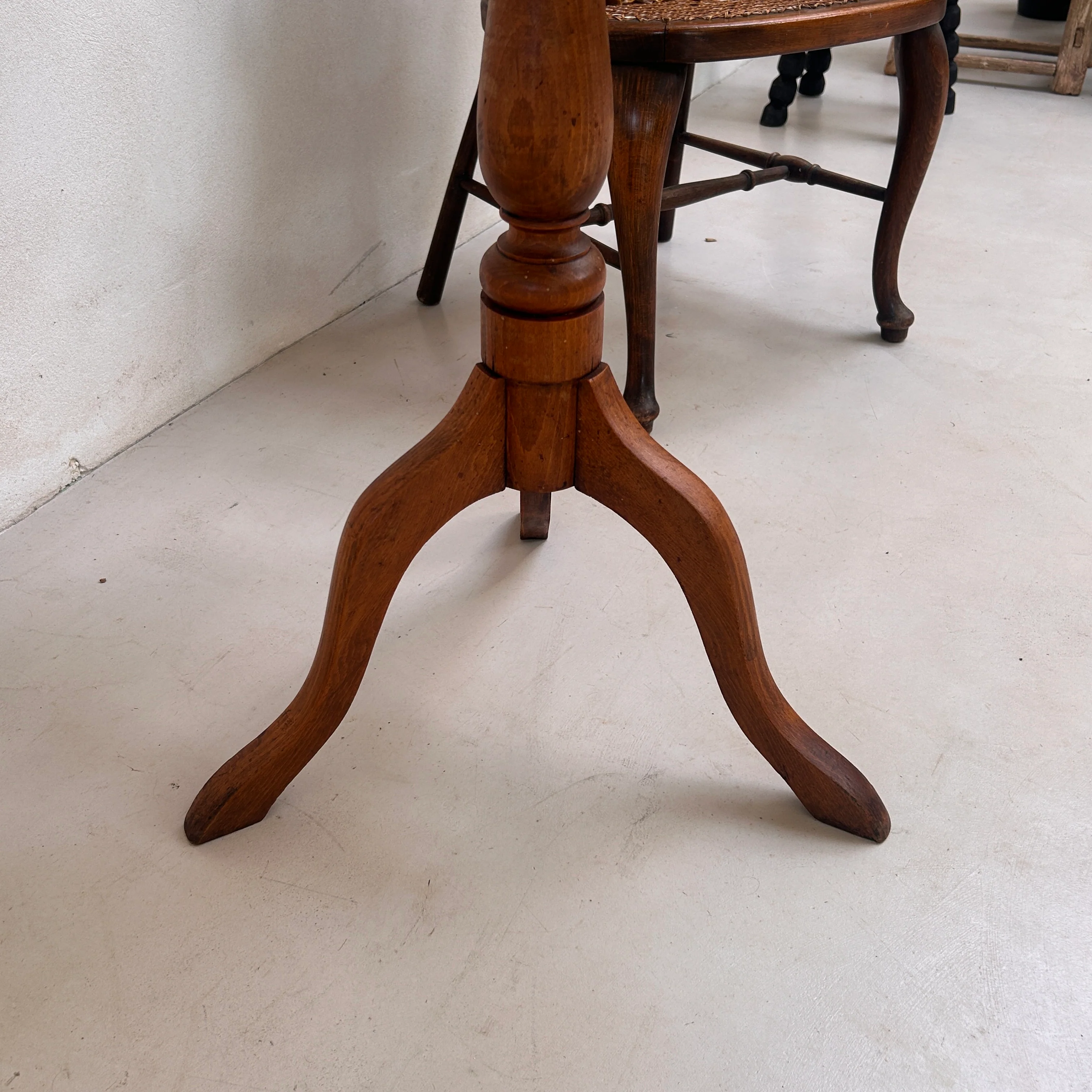 English Antique dark wood side table | Joko - Image 5