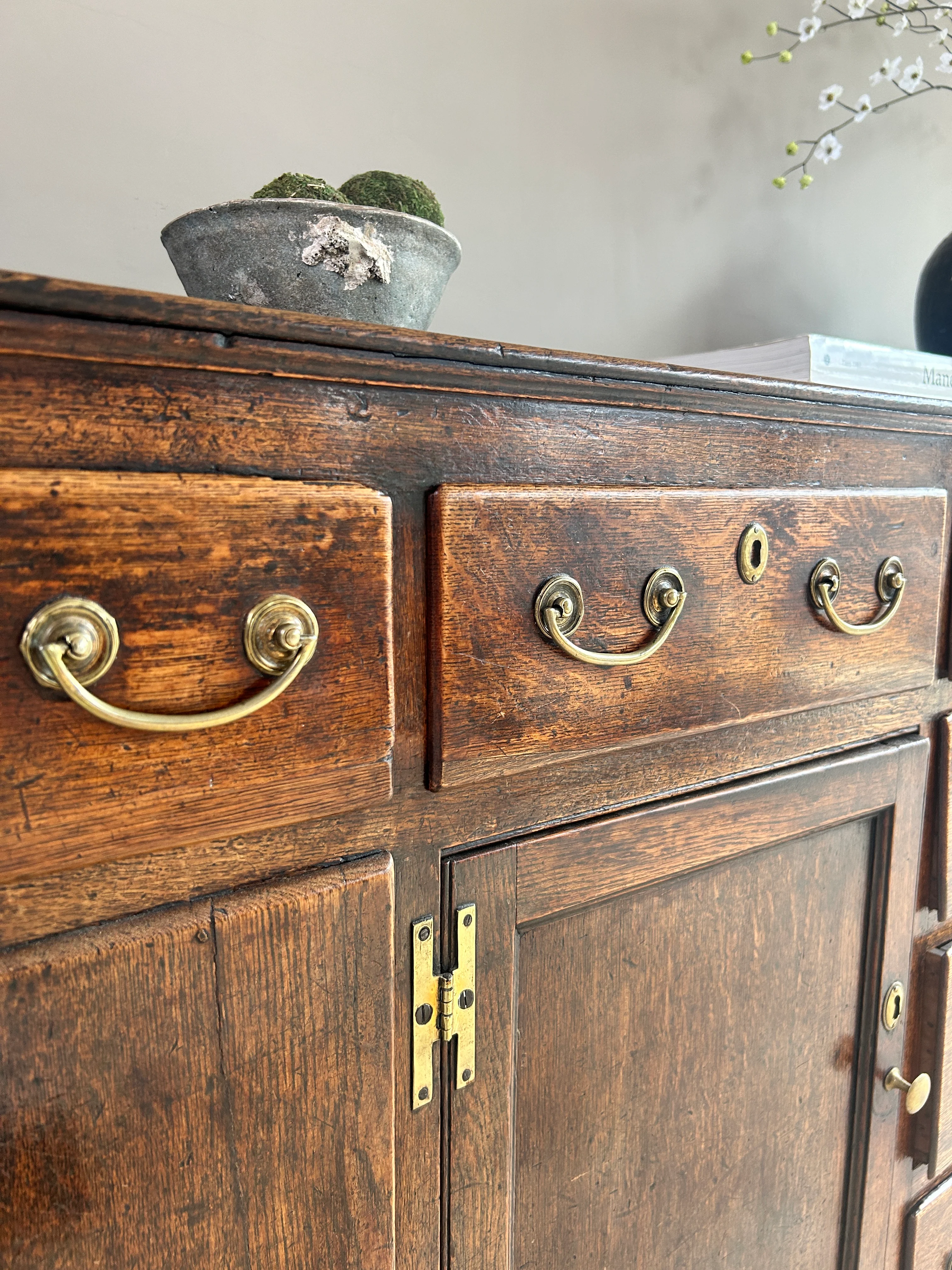 English Antique oak sideboard | Worsley - Image 5