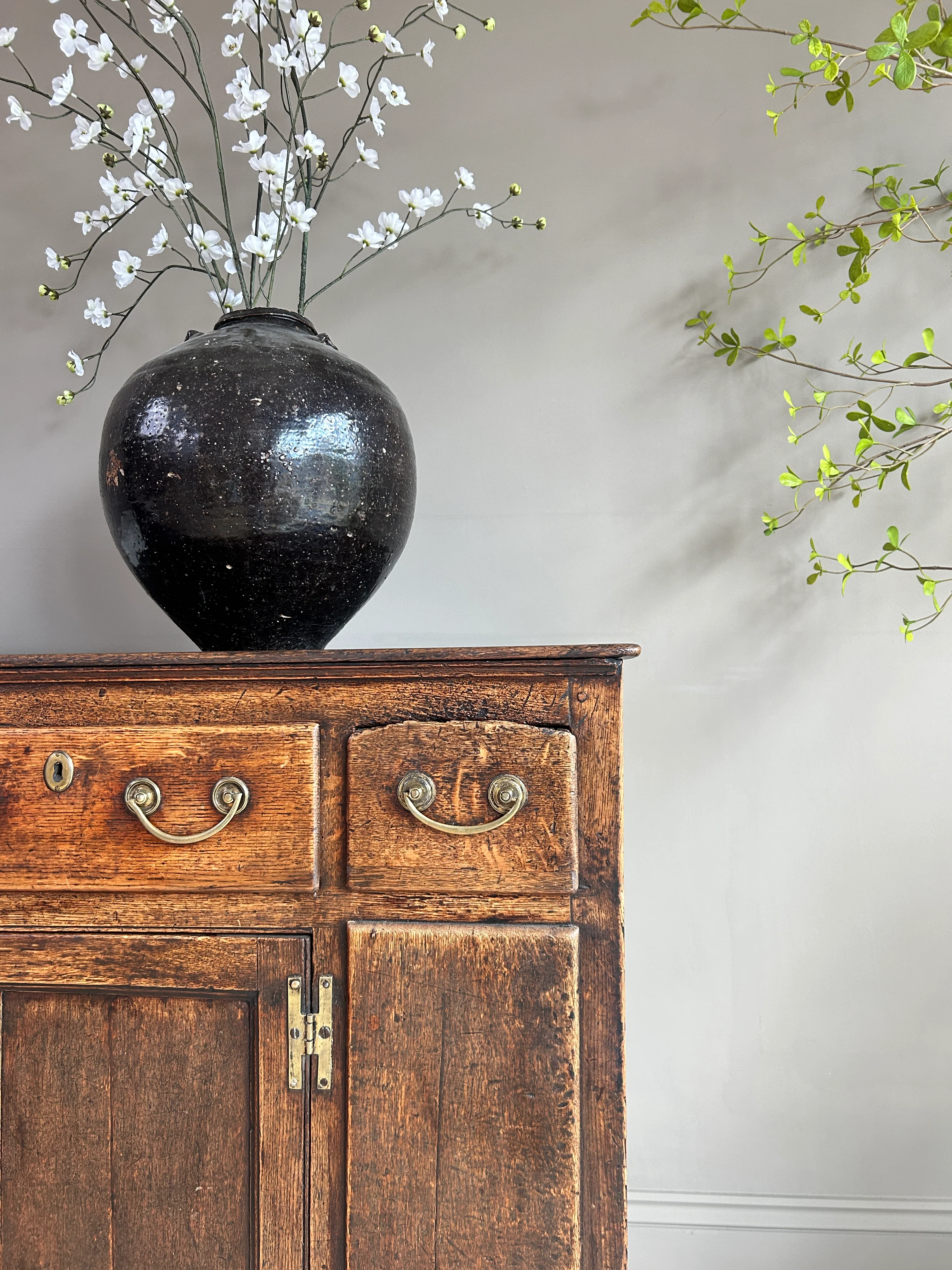 English Antique oak sideboard | Worsley - Image 6
