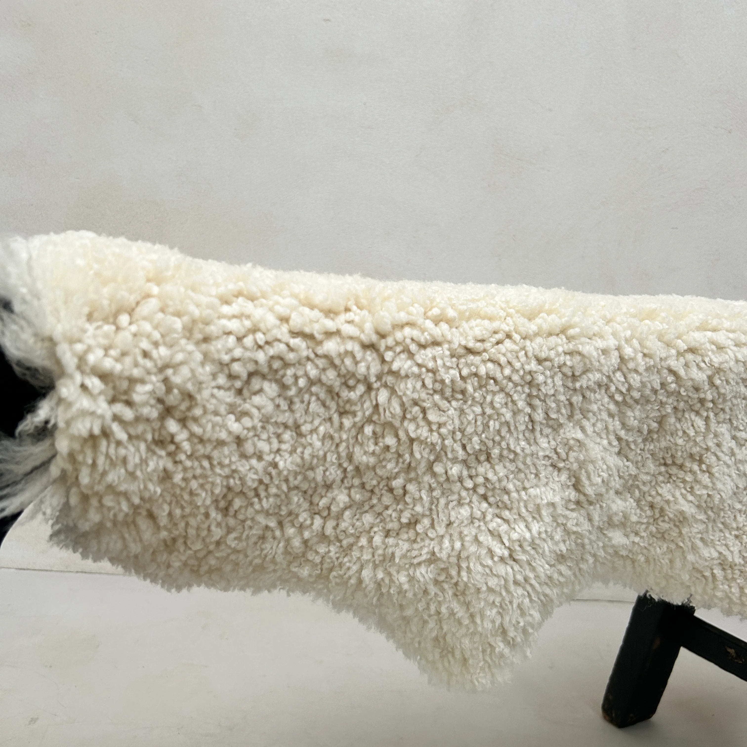 Extra large natural shearling sheepskin rug - Image 2