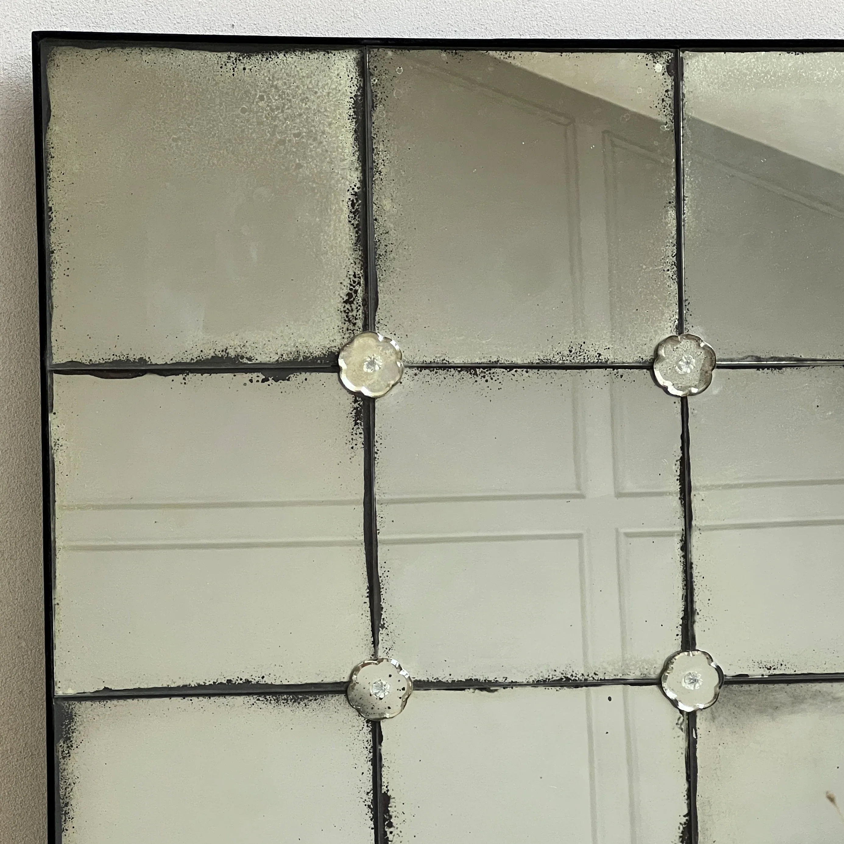 Foxed antiqued mirror Flower Detail 141x81cm | Octavia - Image 5