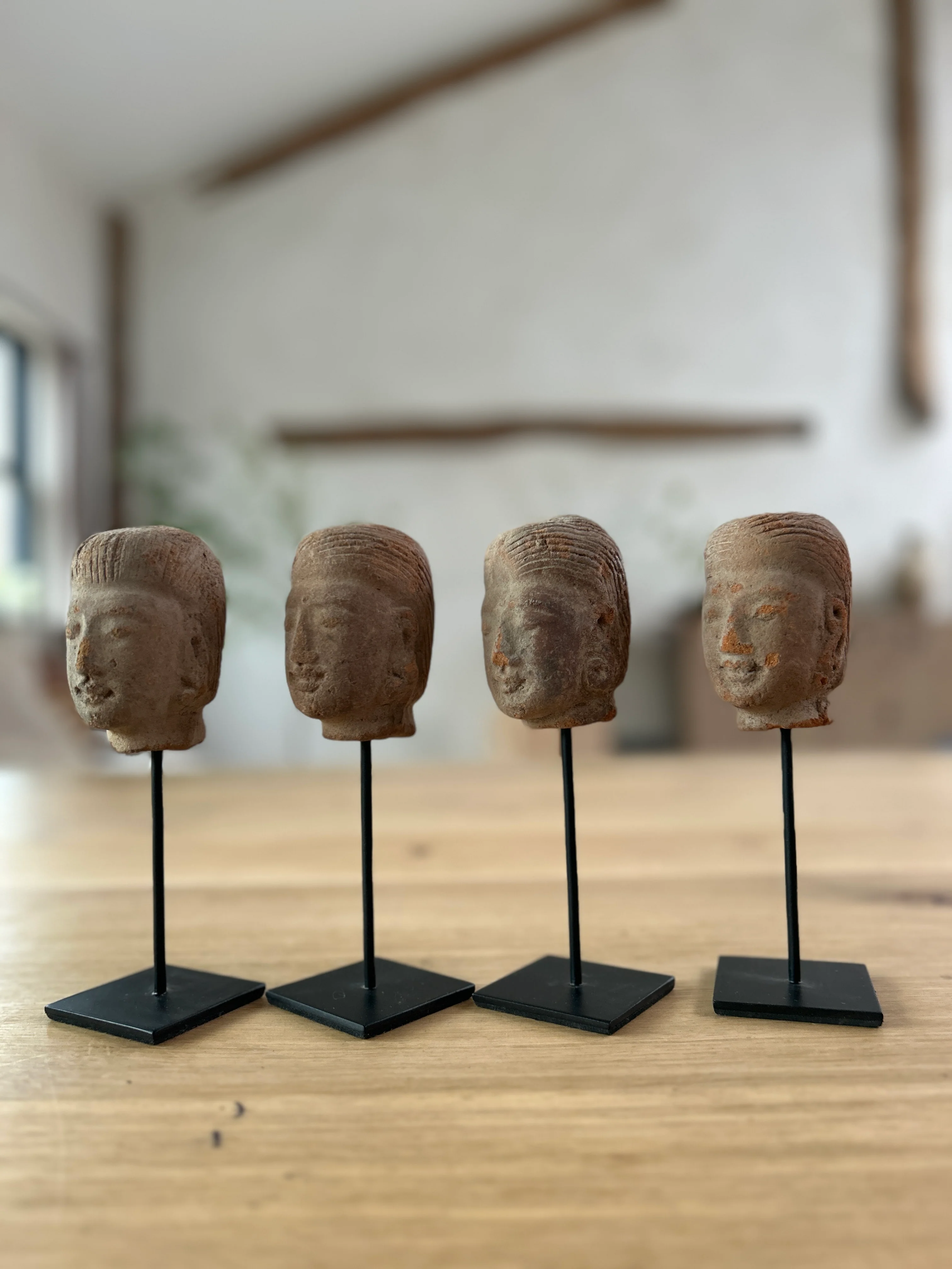 Hand-made antique terracotta heads on stand | Sita - Image 8
