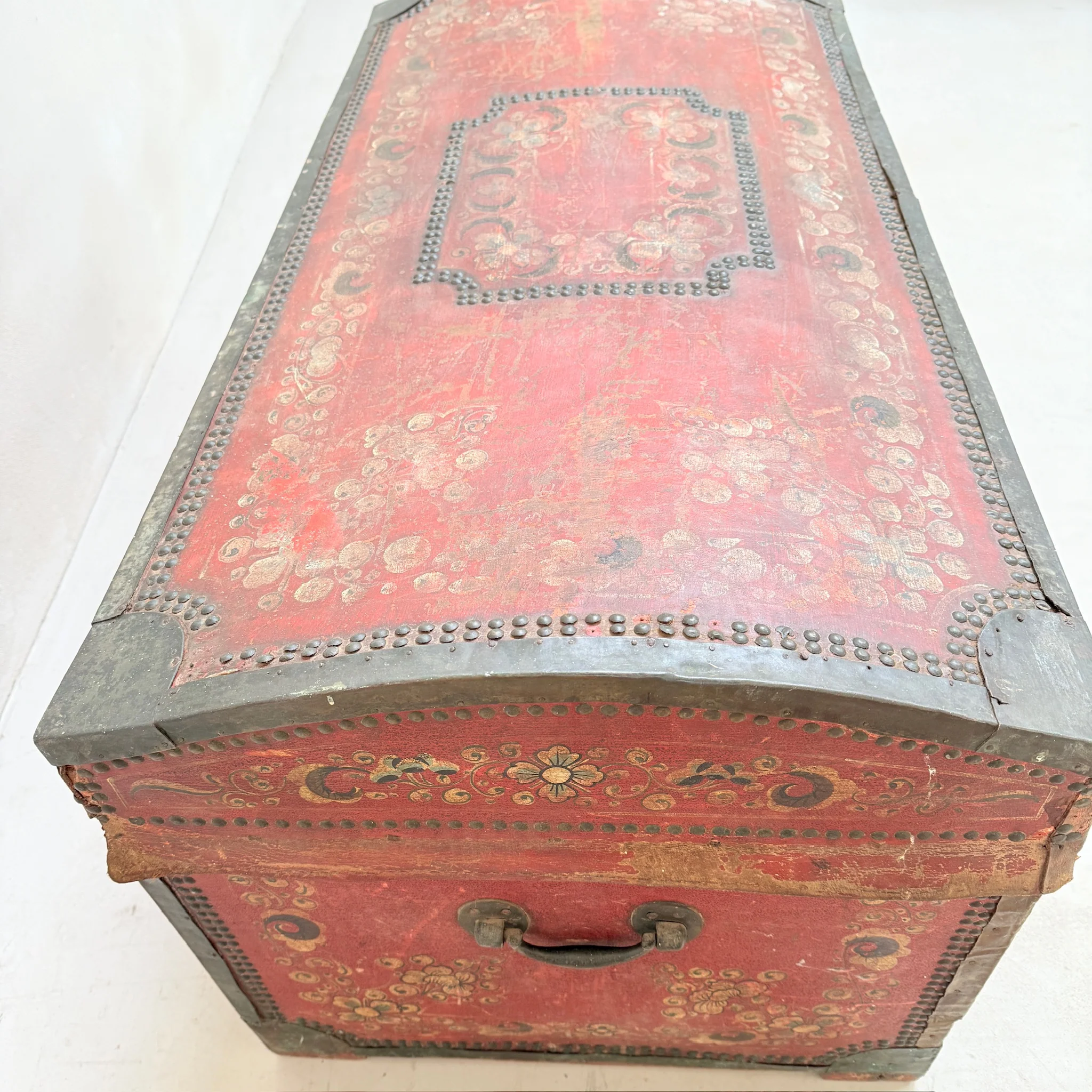 Hand-Painted Antique Wedding Chest | Neo - Image 10