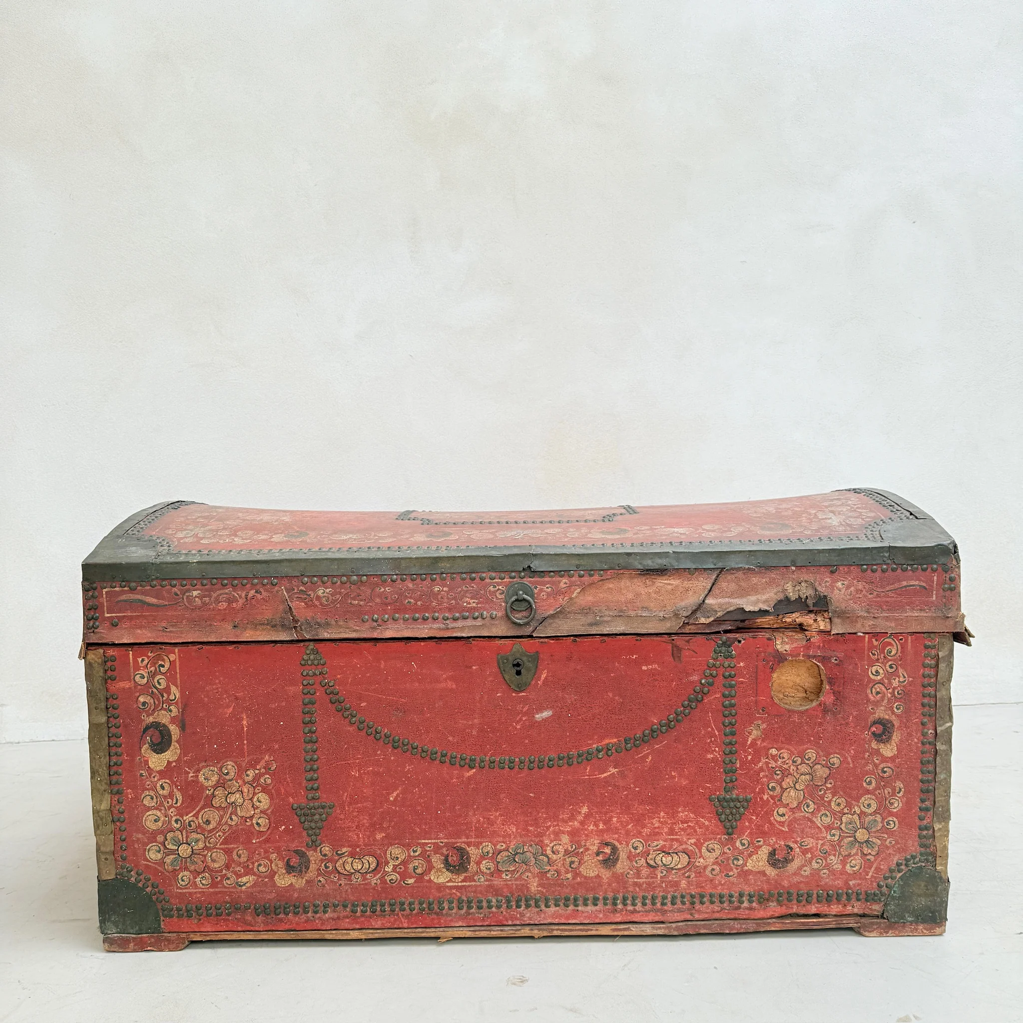 Hand-Painted Antique Wedding Chest | Neo - Image 11