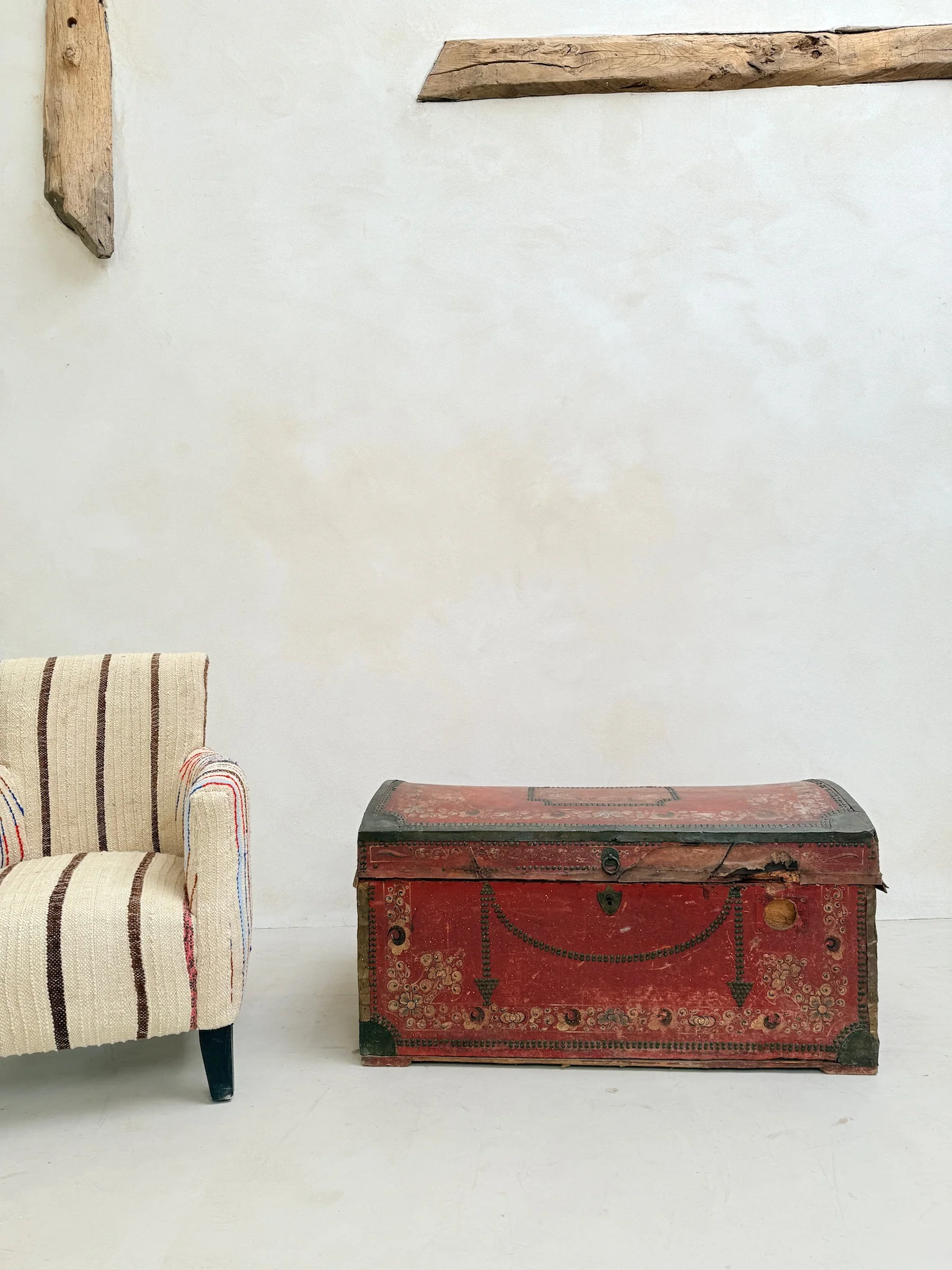 Hand-Painted Antique Wedding Chest | Neo - Image 6