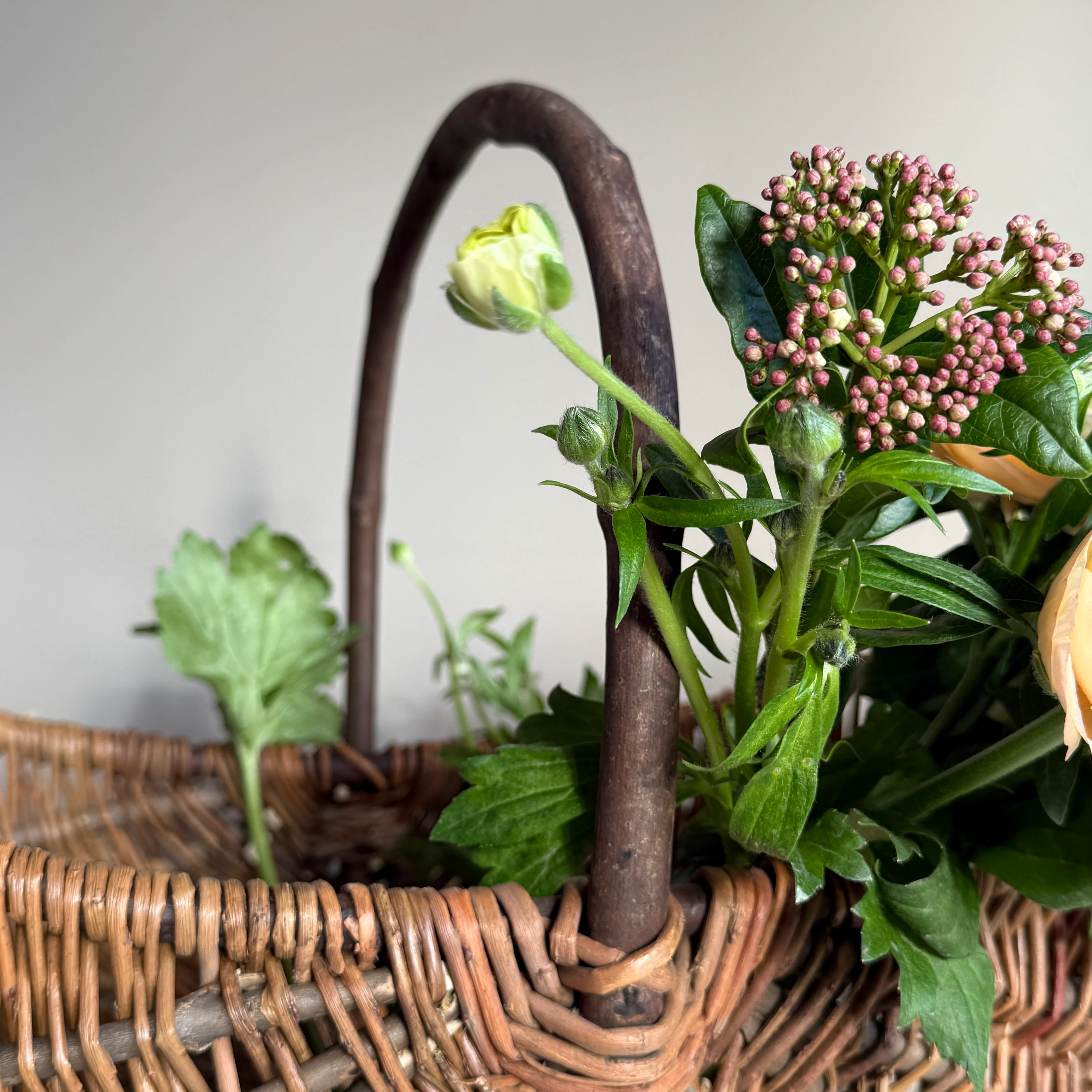Hand woven willow trug | Katrina - Image 11