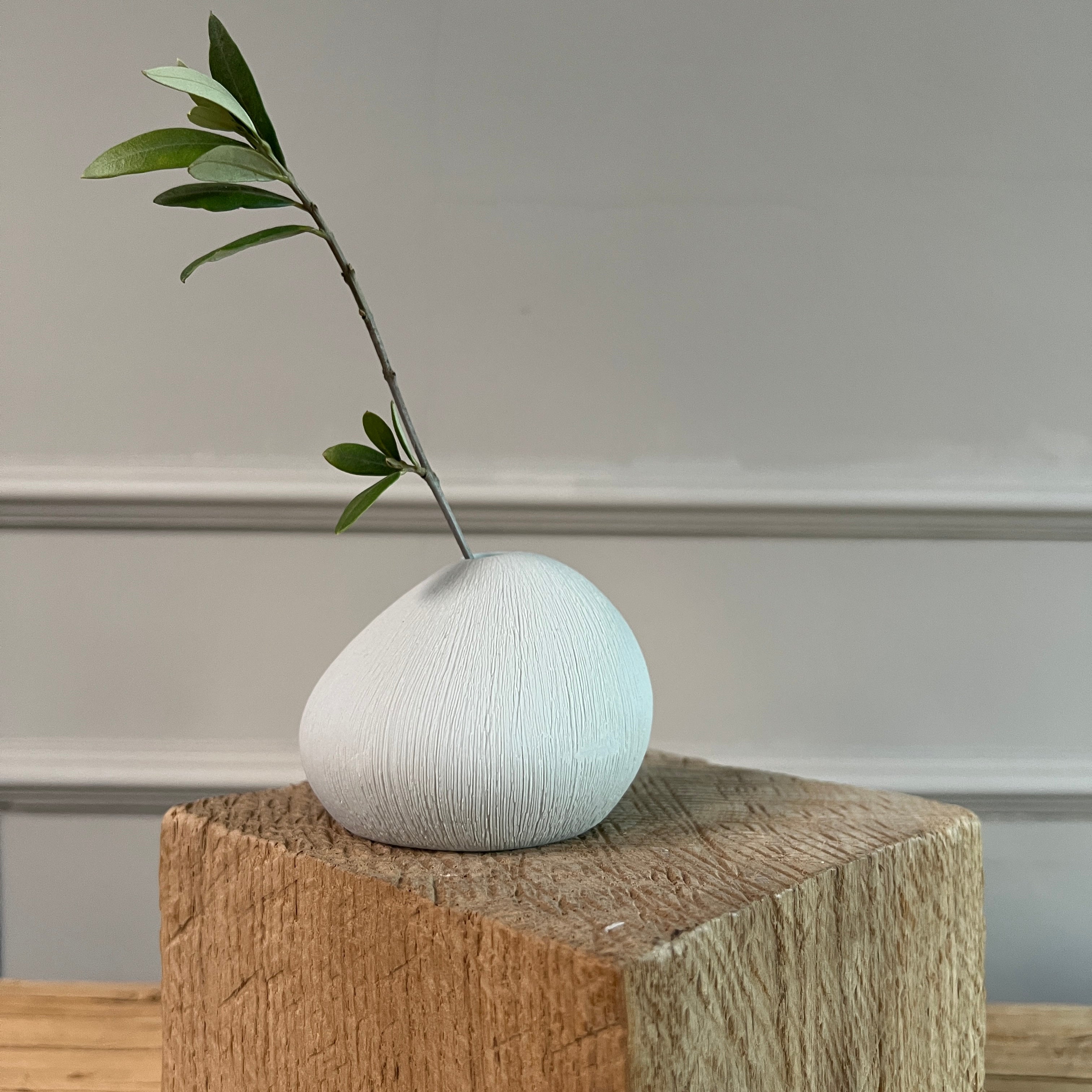 Handmade ceramic vase Asti - Image 2