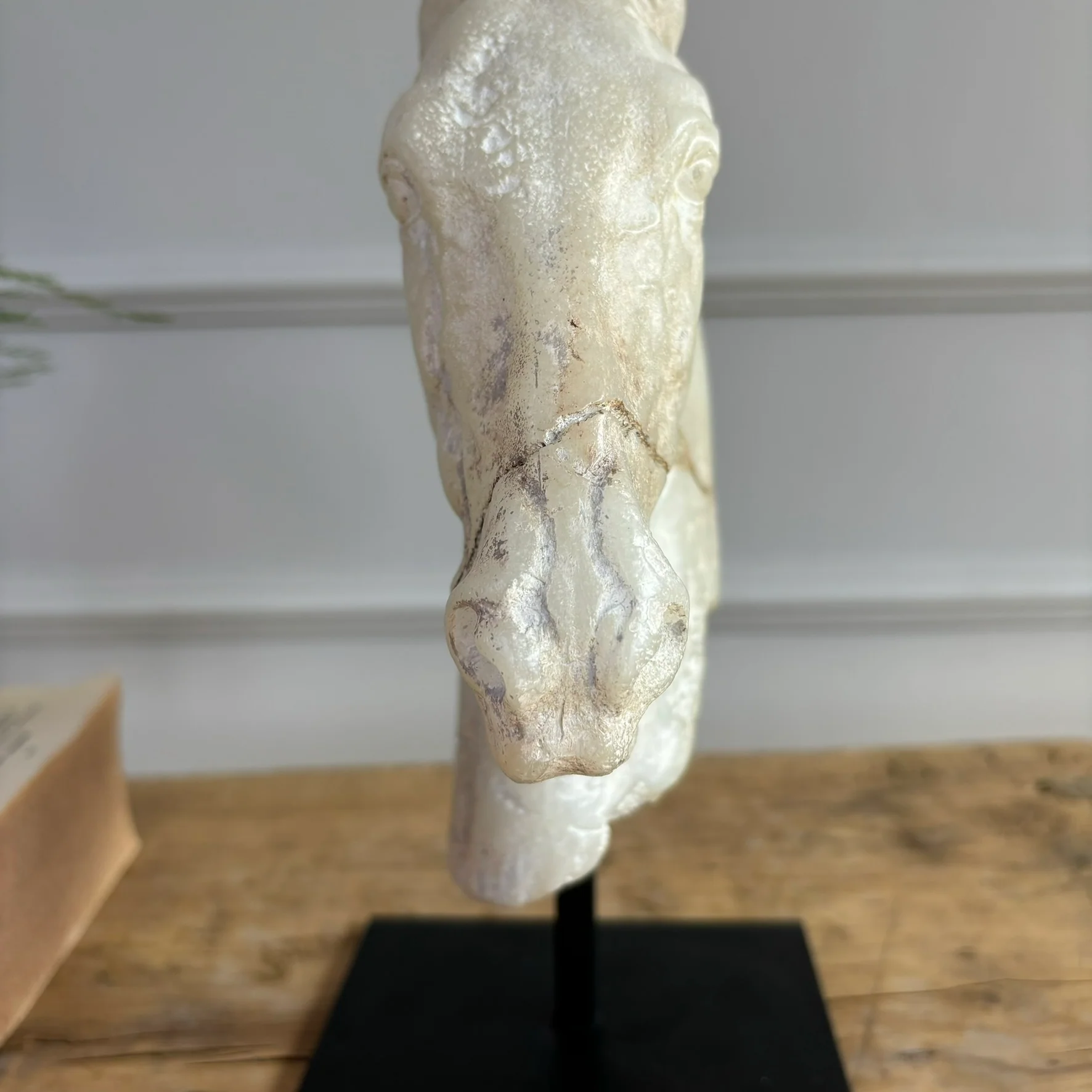 Horse head sculpture Monti - Image 3