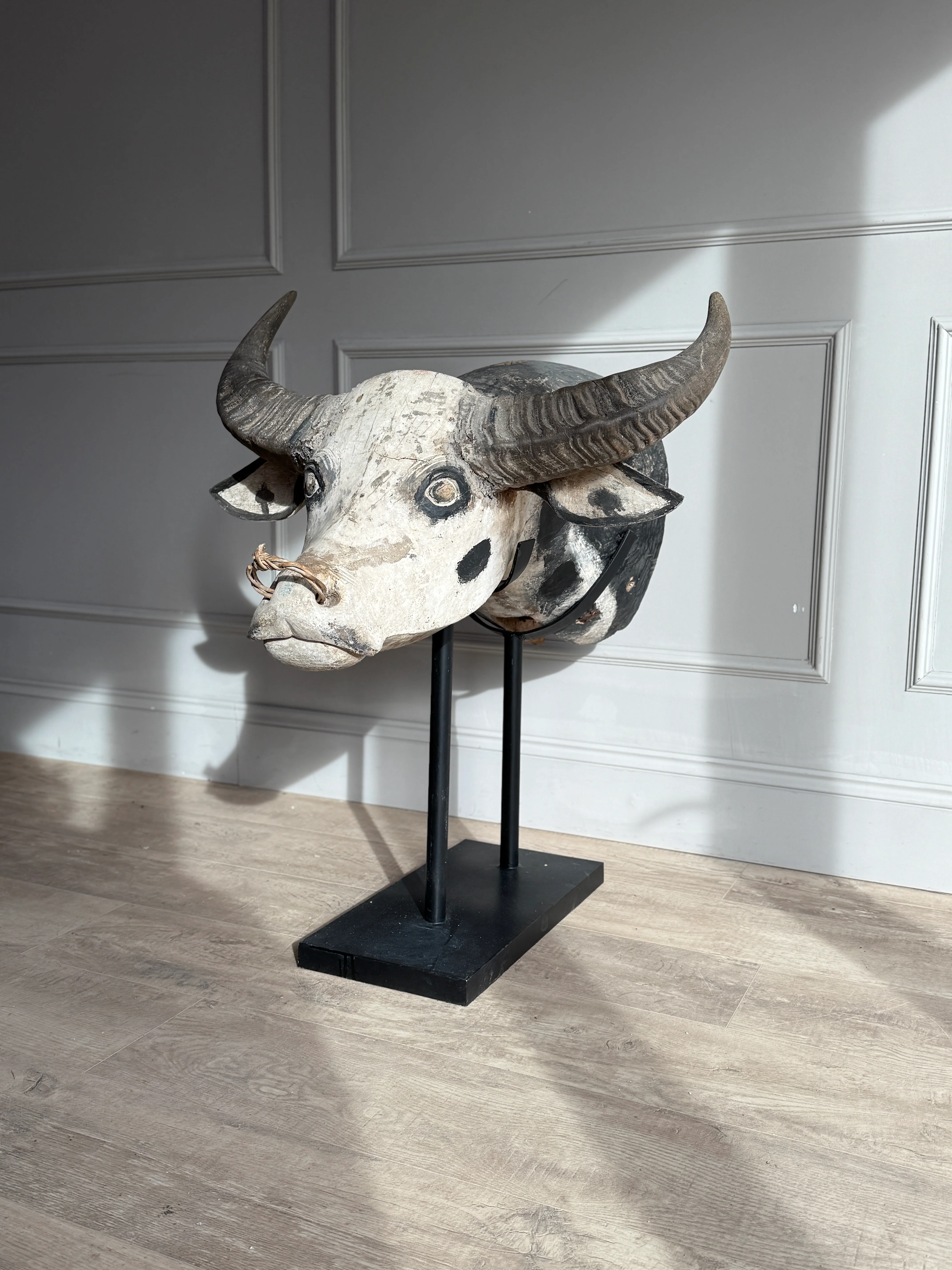 Large Antique Water Buffalo Head Sculpture - Image 8
