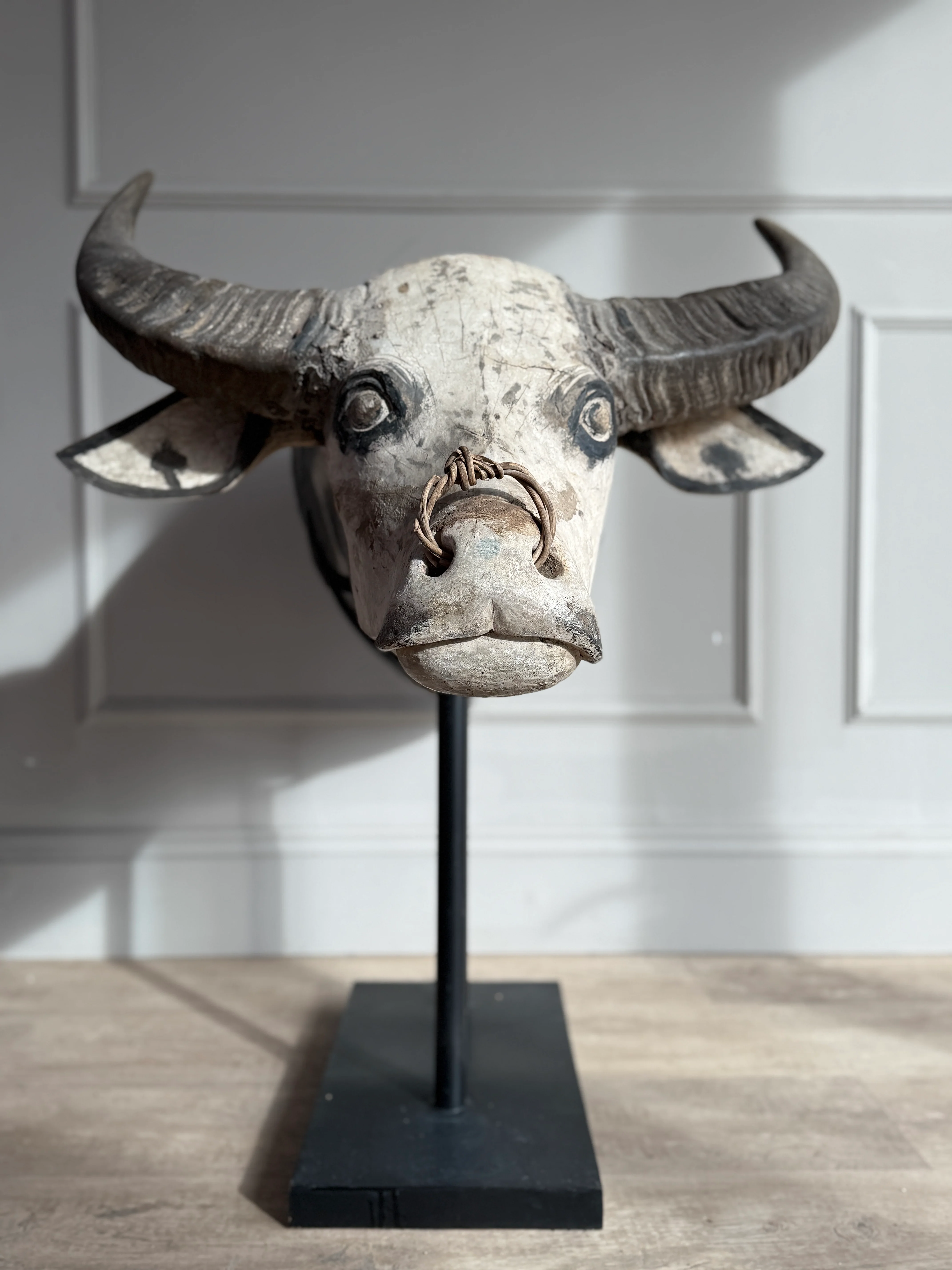Large Antique Water Buffalo Head Sculpture - Image 9