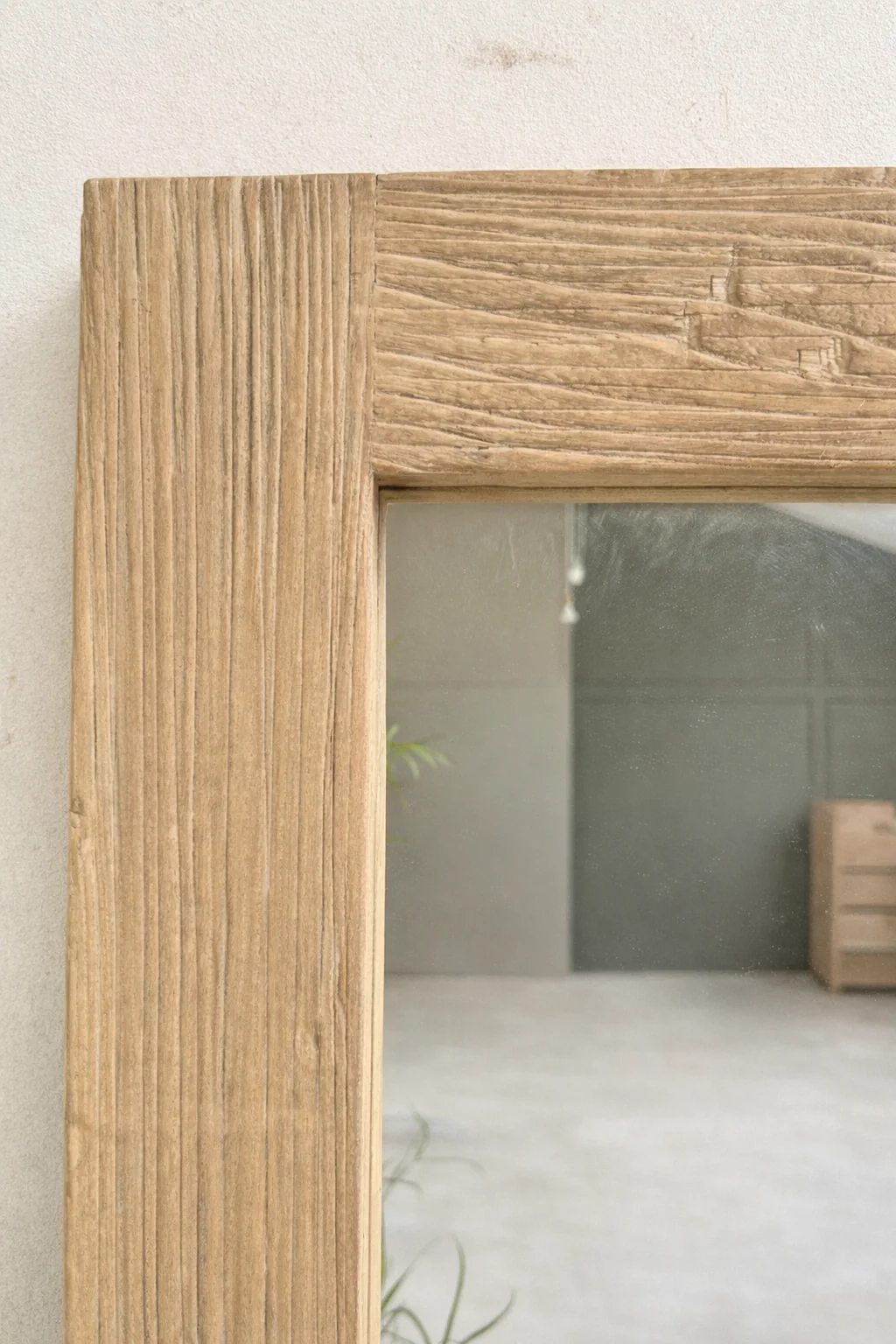 Large rectangular hand-carved elm mirror | Aurelia - Image 4