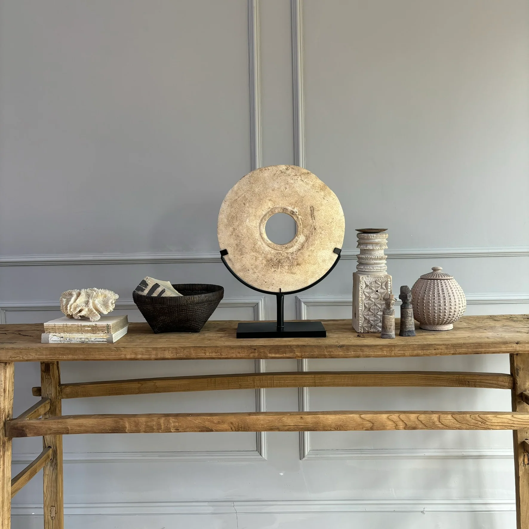 Large sandstone disc on stand - Image 2