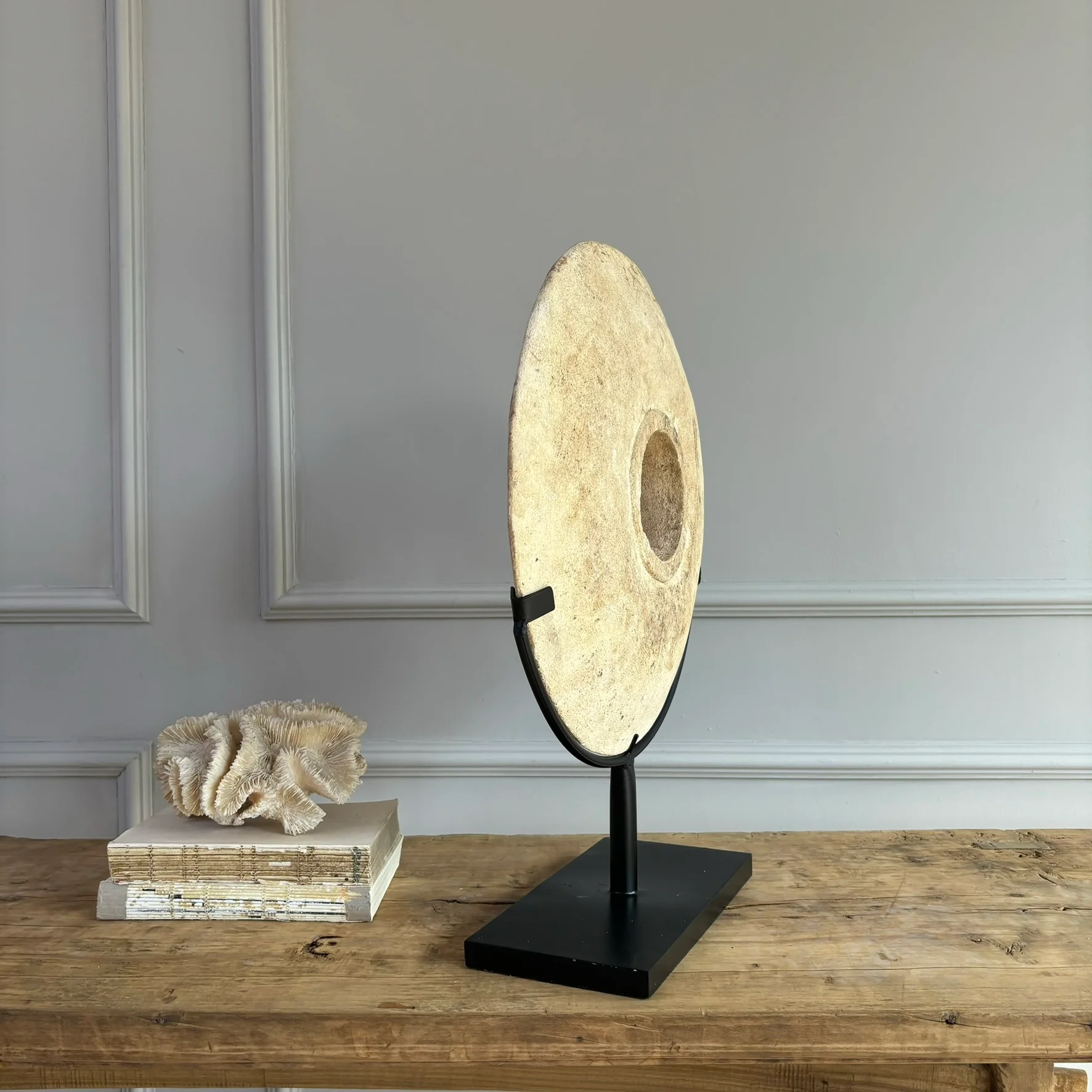 Large sandstone disc on stand - Image 6