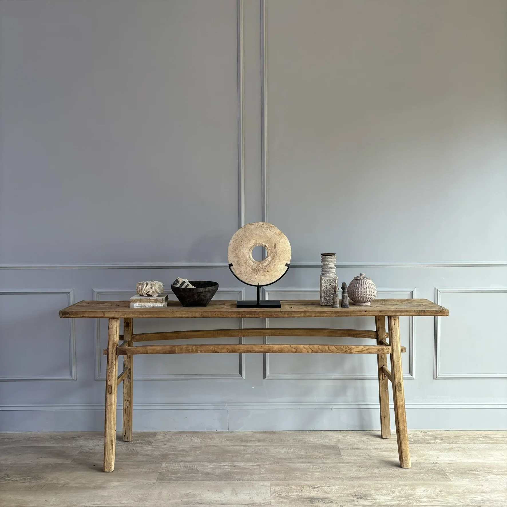 Large sandstone disc on stand - Image 7
