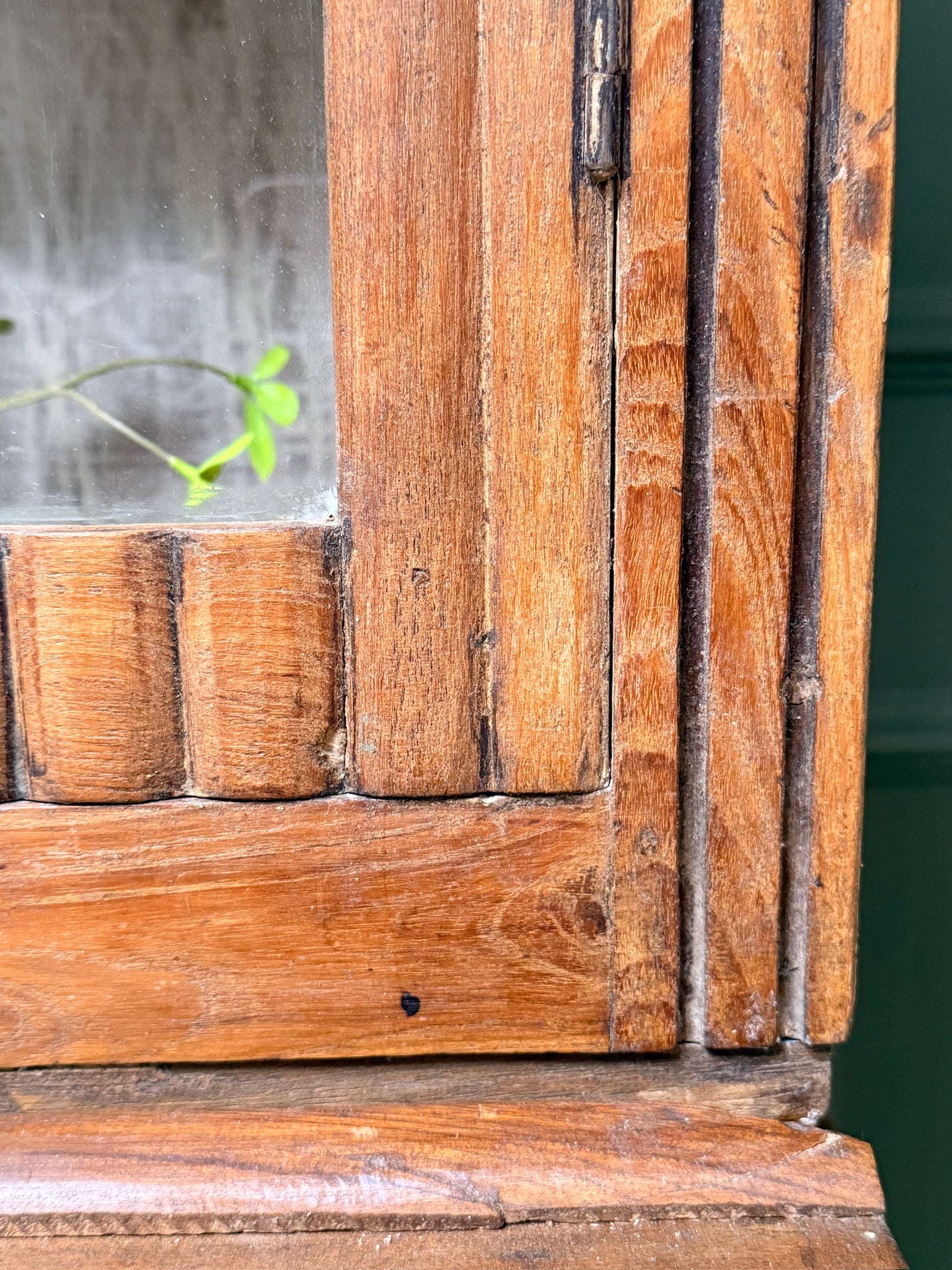 Large vintage glazed wooden display cabinet | Artie - Image 13