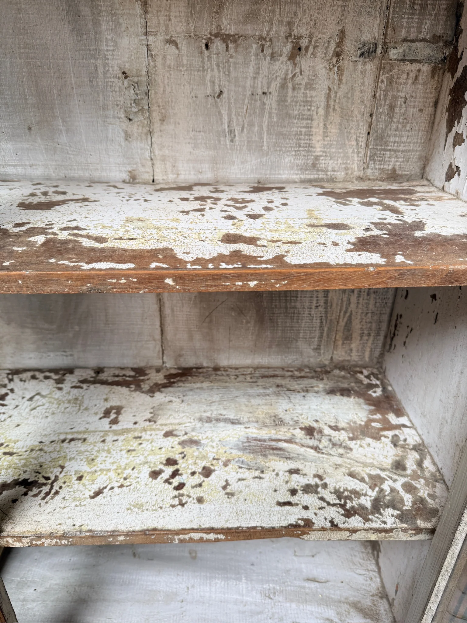 Large vintage glazed wooden display cabinet | Artie - Image 18