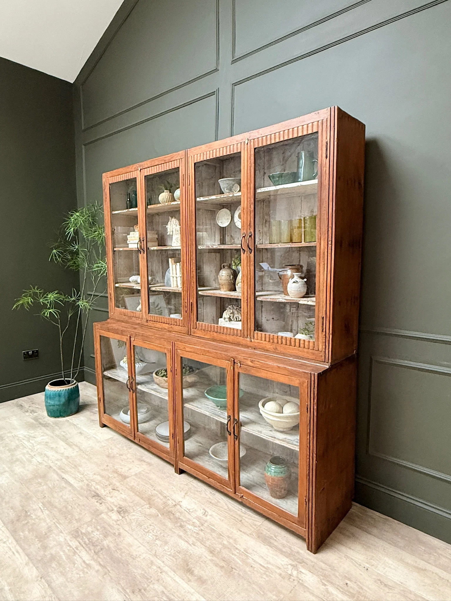 Large vintage glazed wooden display cabinet | Artie - Image 5