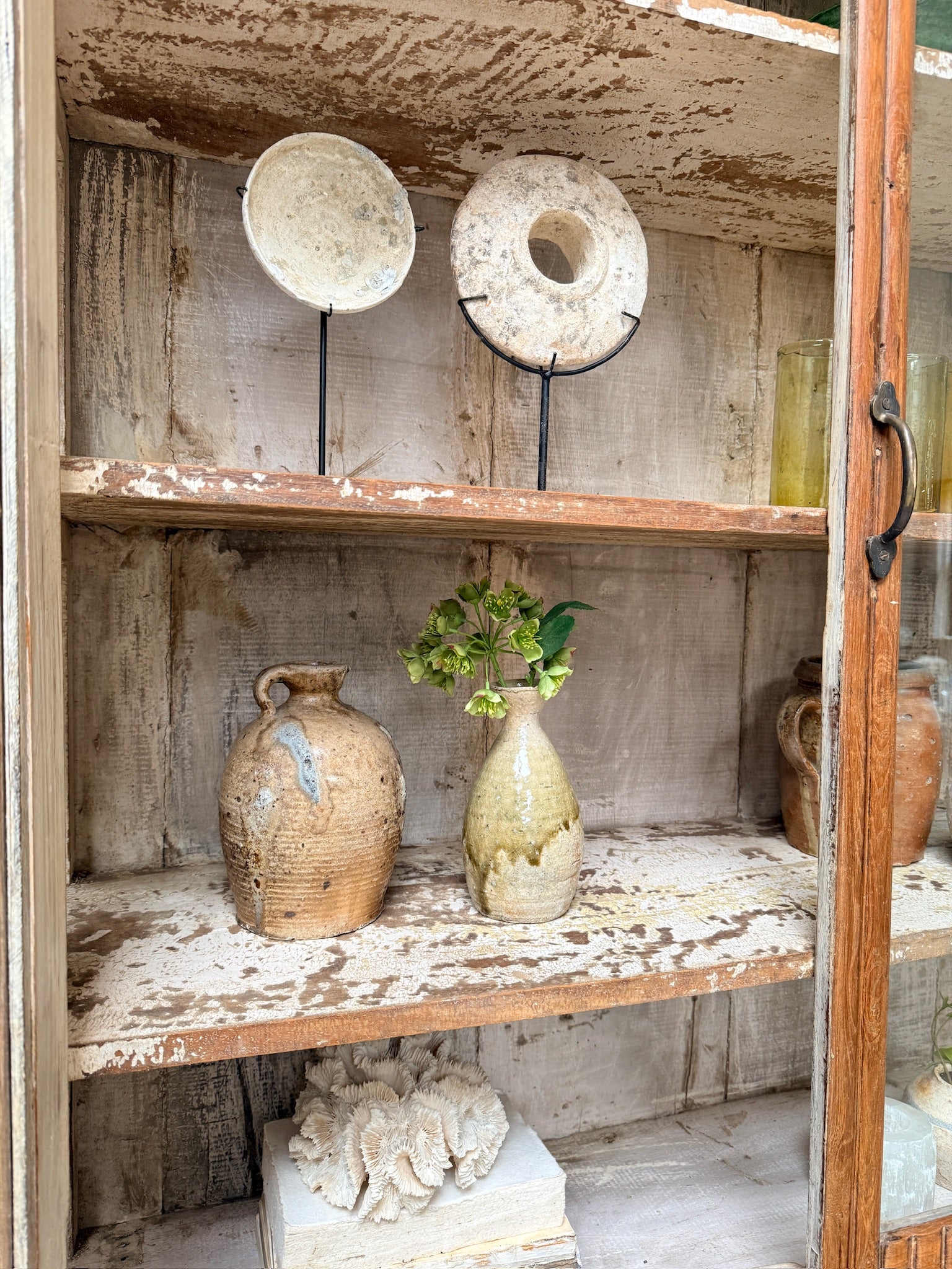 Large vintage glazed wooden display cabinet | Artie - Image 9