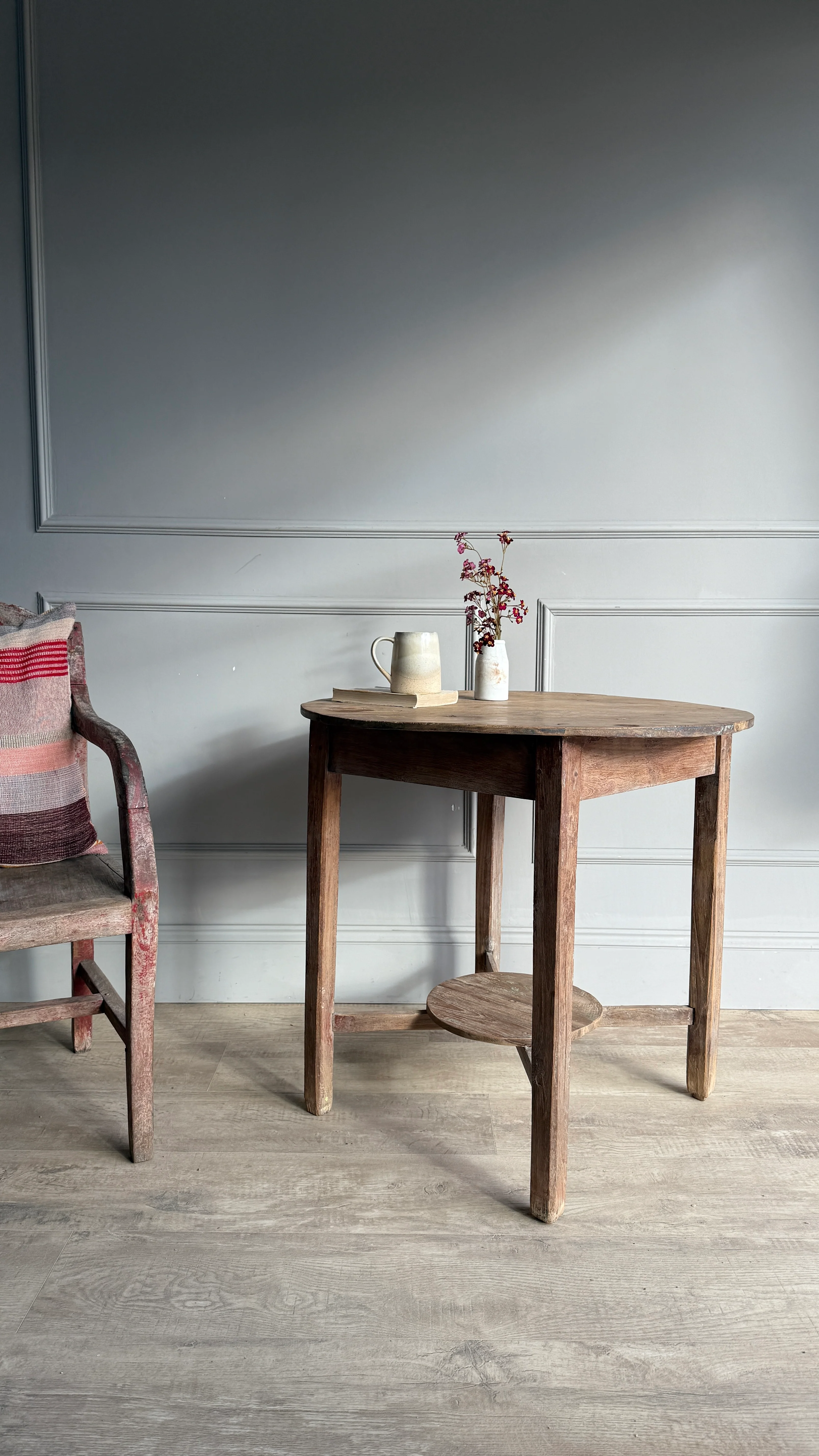 Mid century round side table | Surya - Image 3