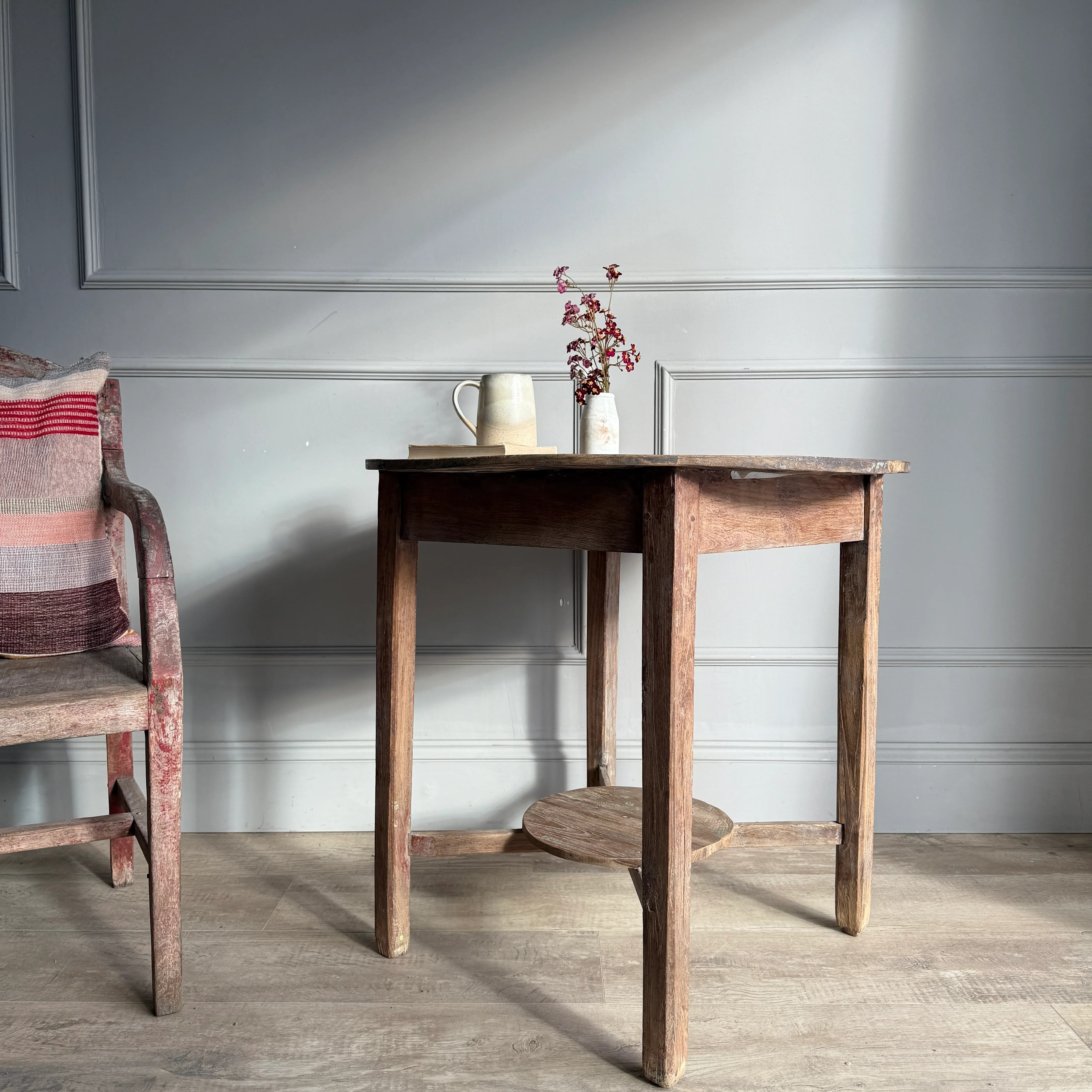 Mid century round side table | Surya - Image 4