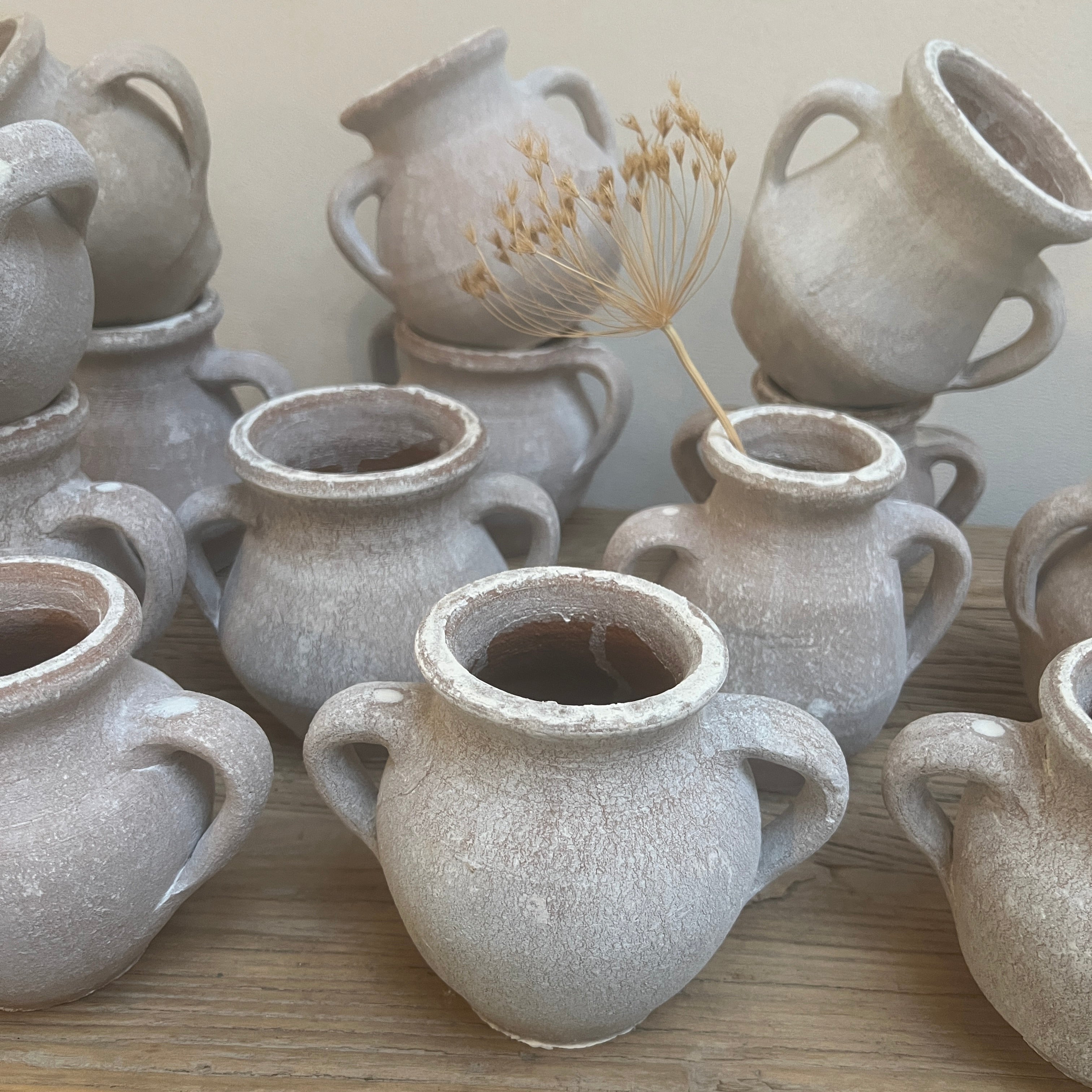 Mini whitewashed terracotta urn - Image 2
