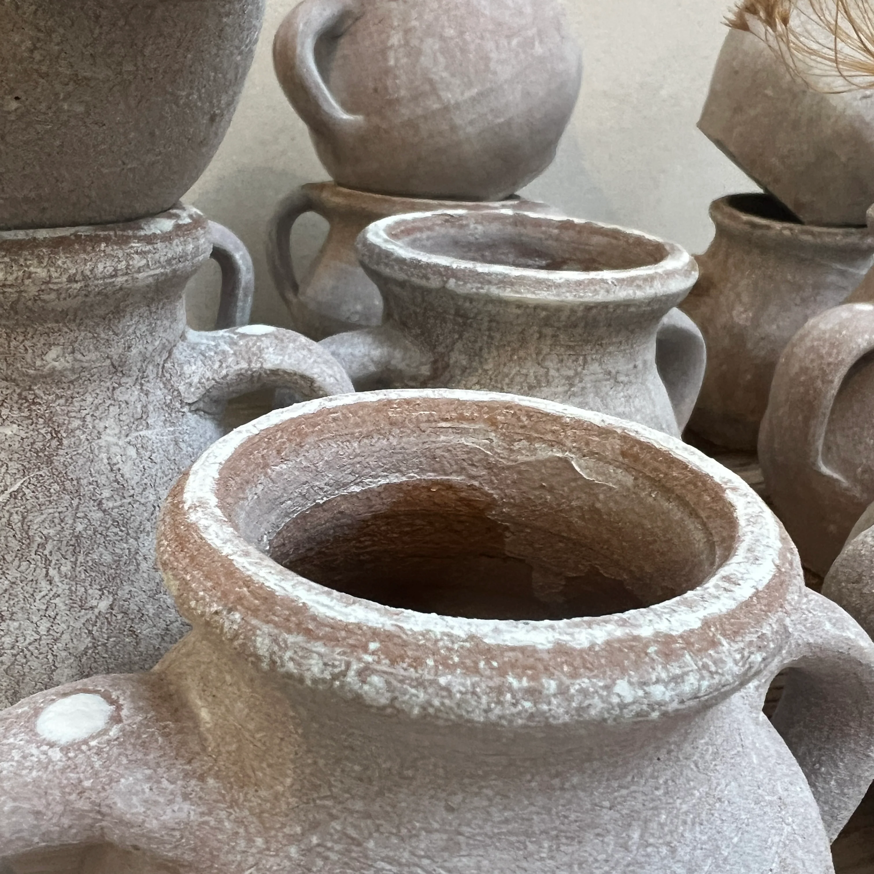 Mini whitewashed terracotta urn - Image 3