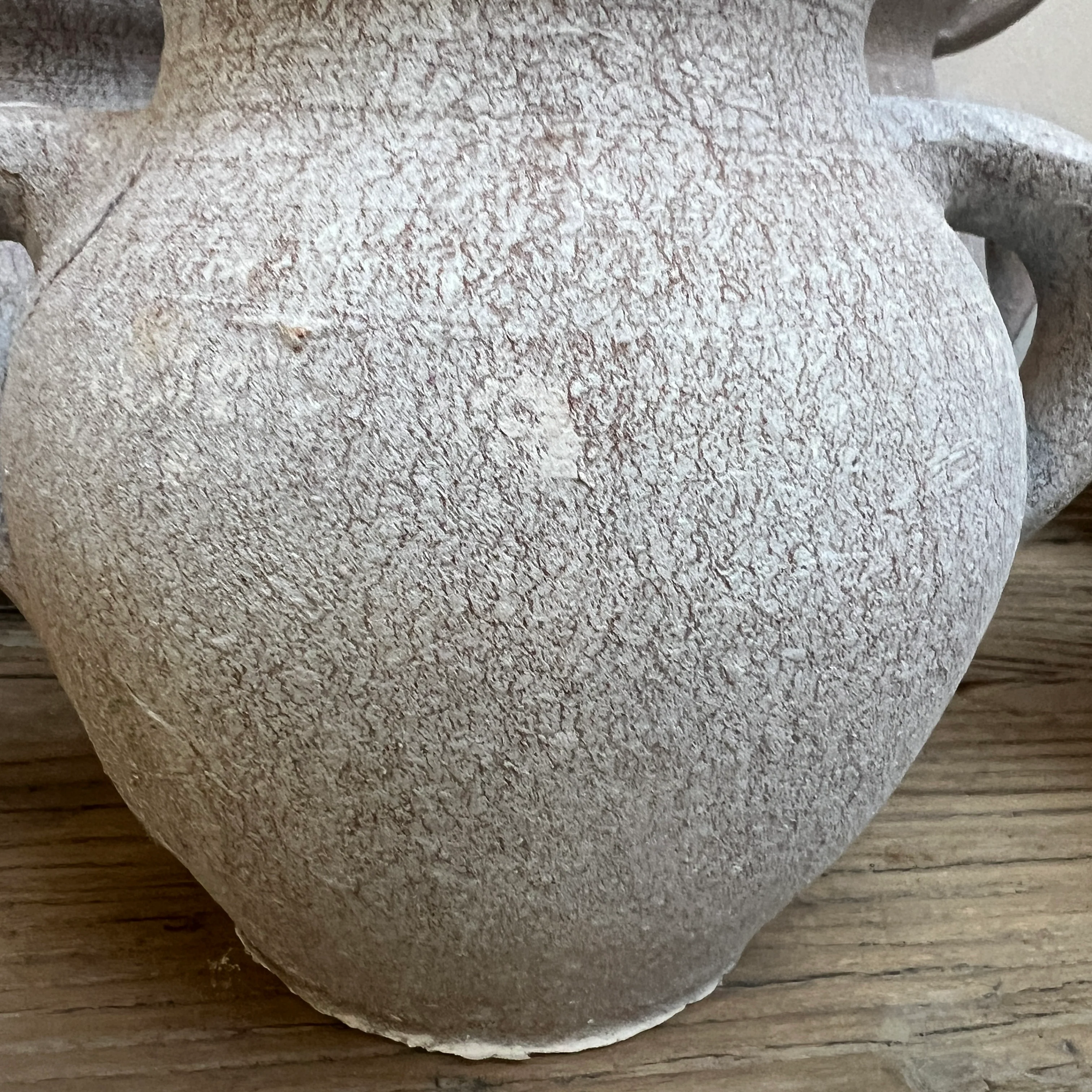 Mini whitewashed terracotta urn - Image 4