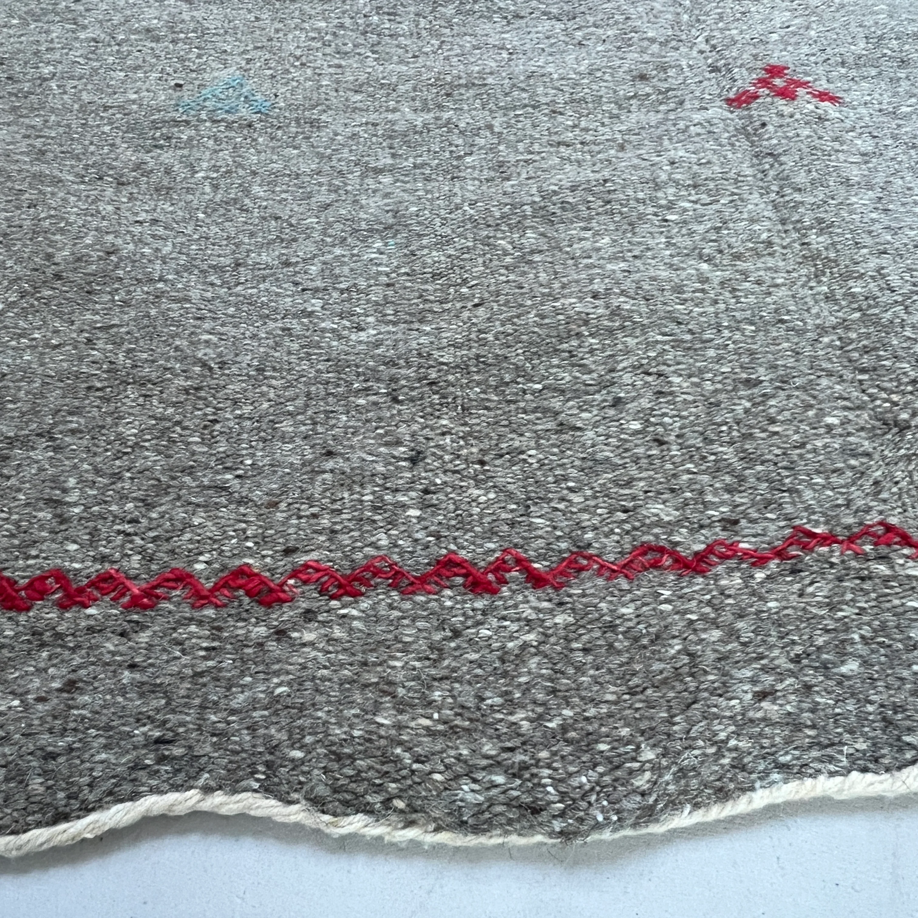 Moroccan rug with abstract motifs | Atlas No6 - Image 3