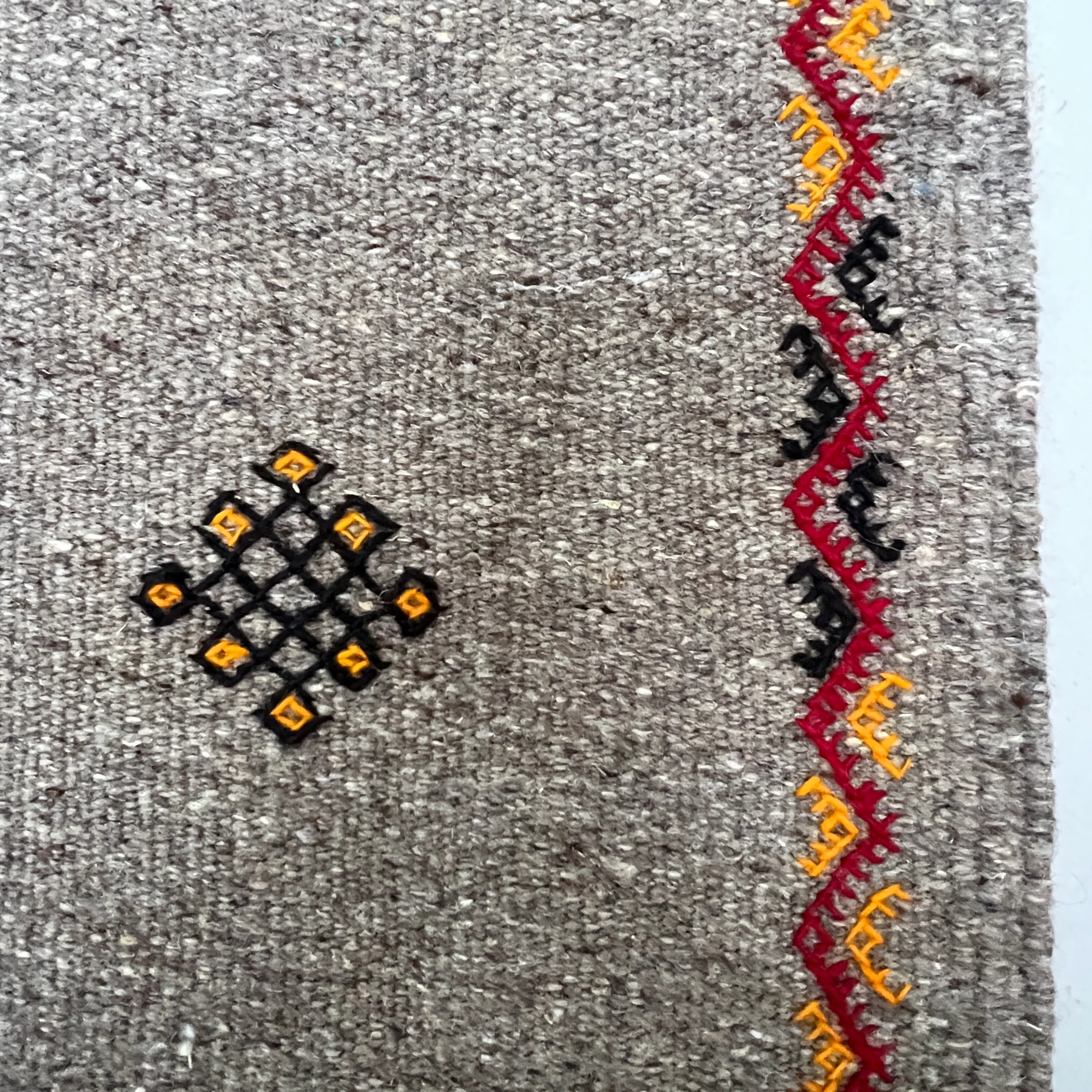 Moroccan rug with abstract motifs | Atlas No7 - Image 9